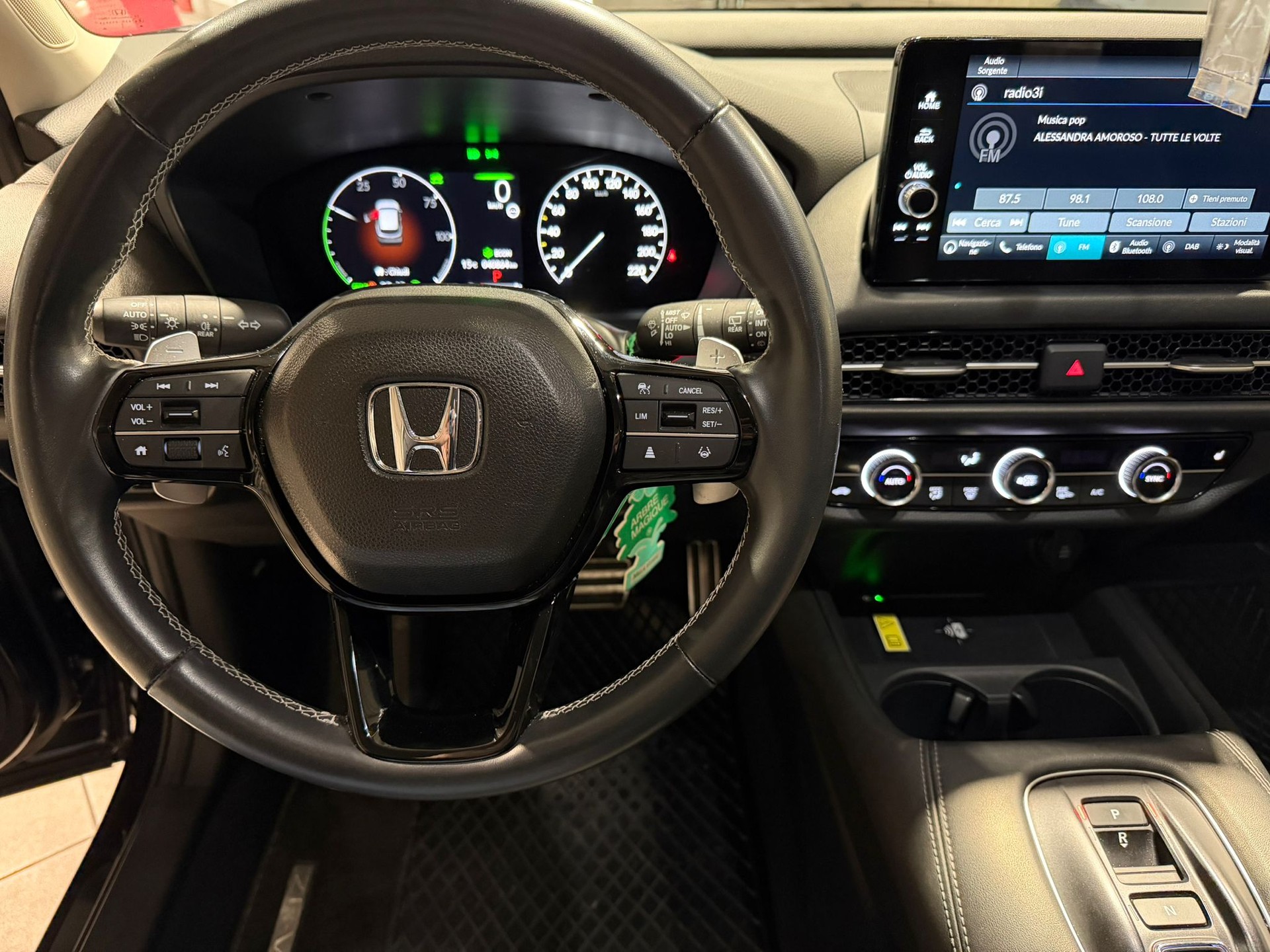 HONDA ZR-V 2.0i MMD Hybrid Sport Automatic-image-6