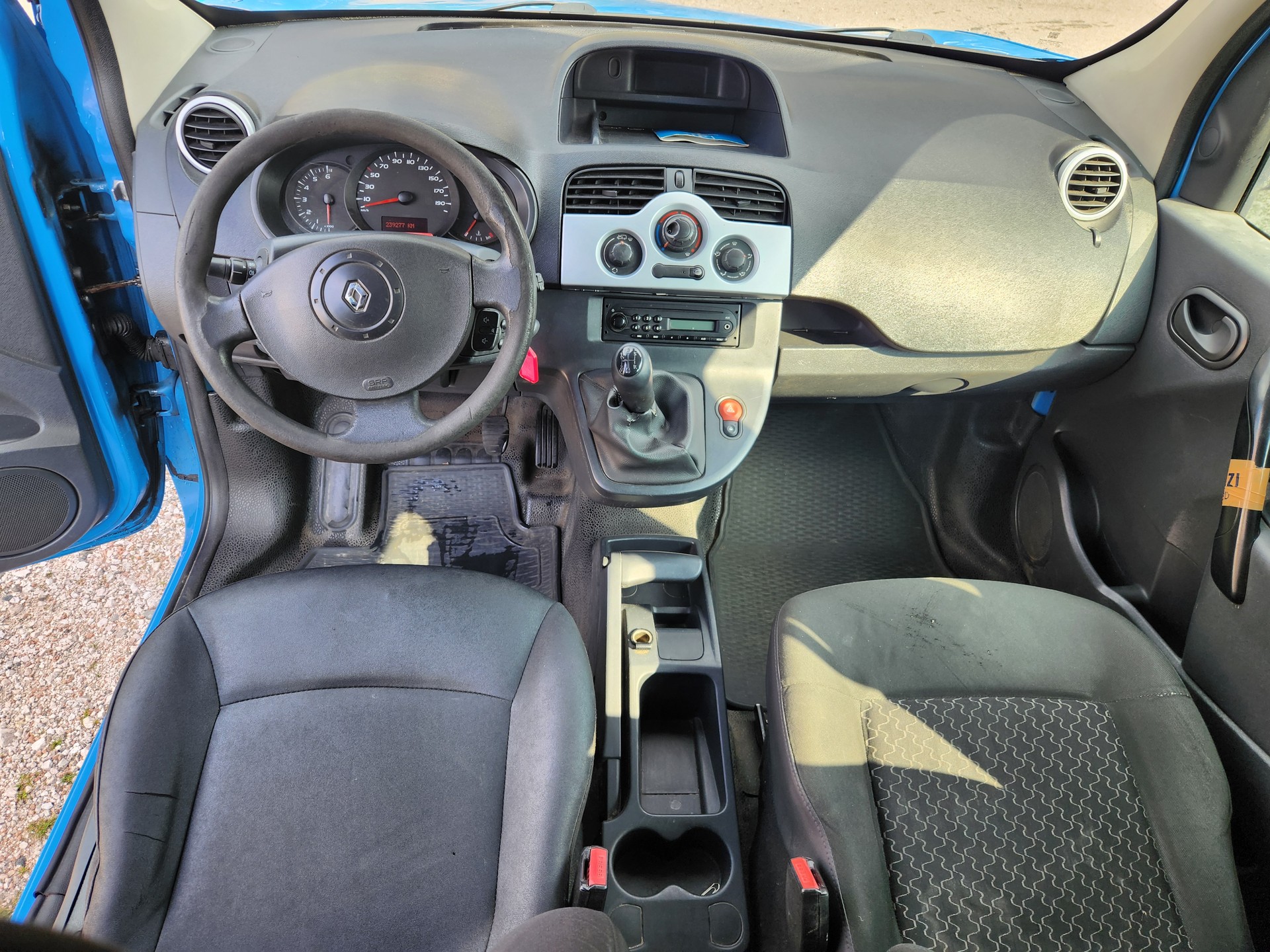 RENAULT Kangoo Maxi dCi 90 5 Plätze / 5 places-image-8