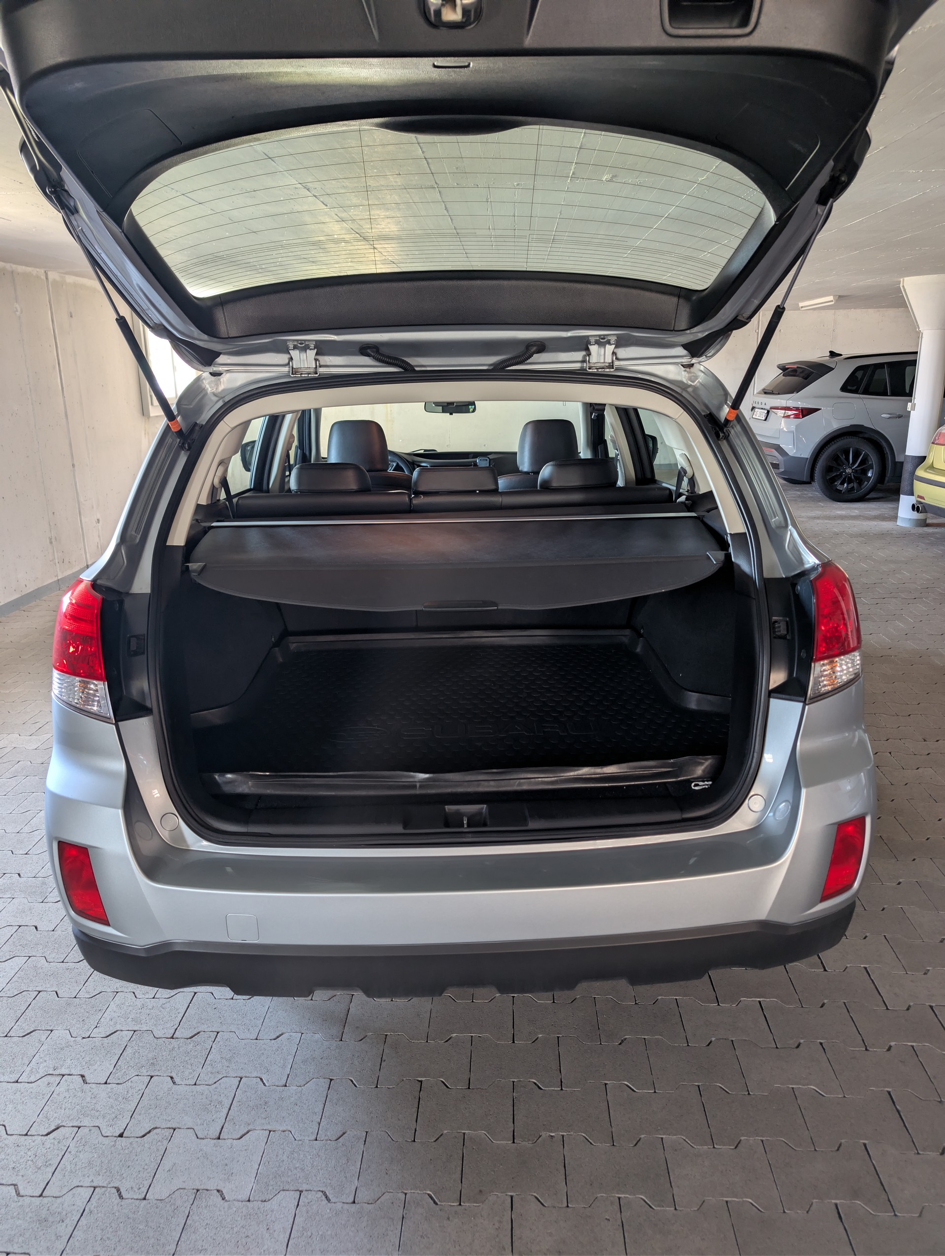 SUBARU Outback 2.0D Limited Classic AWD Lineartronic-image-6