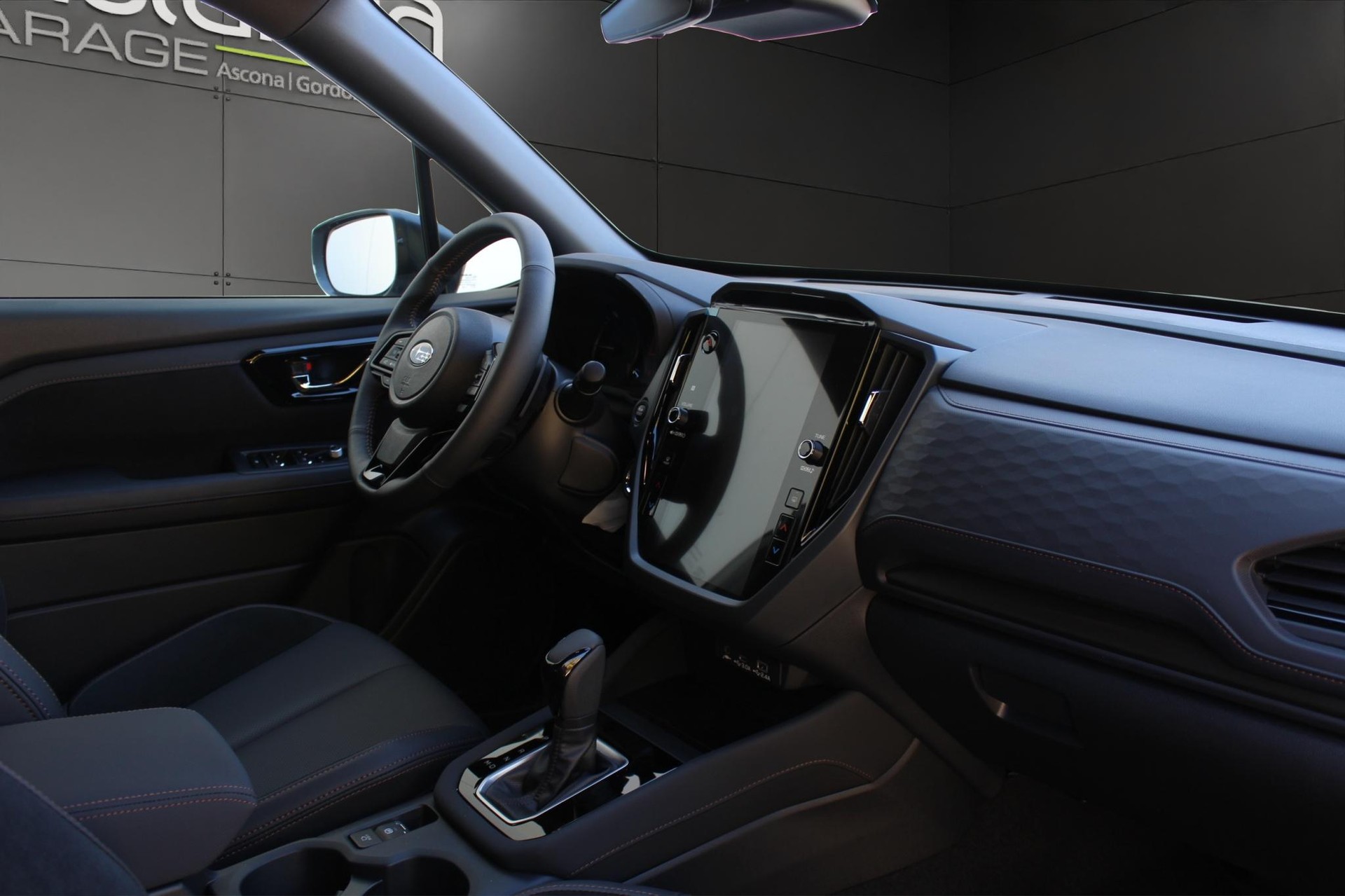 SUBARU Forester Station 2.0i e-Boxer Luxury-image-9
