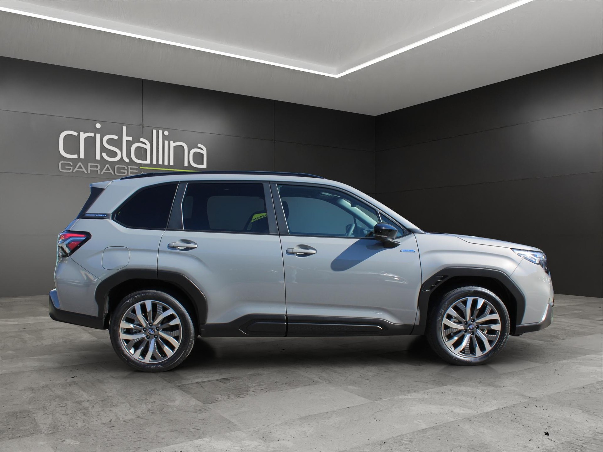 SUBARU Forester Station 2.0i e-Boxer Luxury-image-4