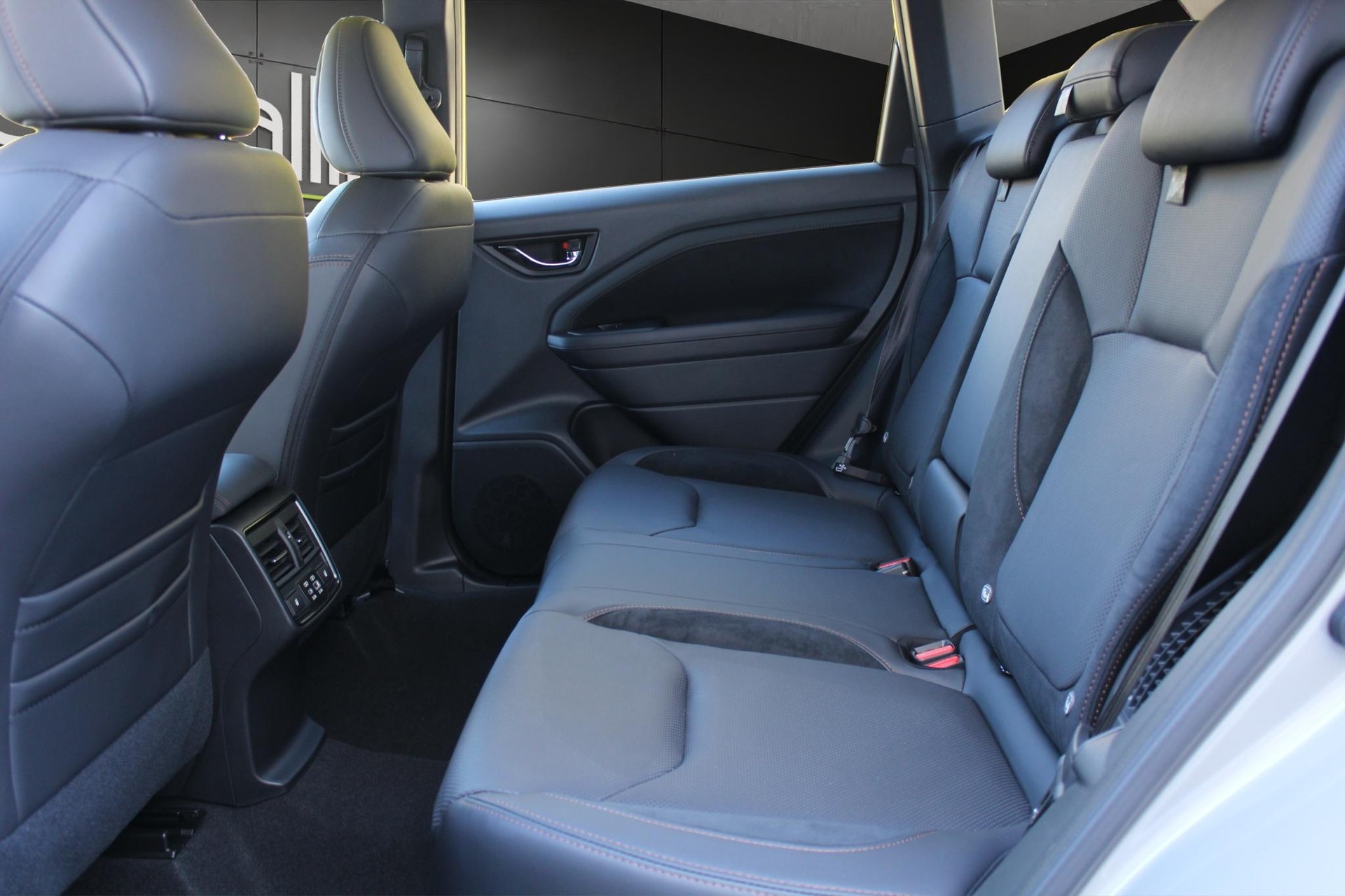 SUBARU Forester Station 2.0i e-Boxer Luxury-image-10