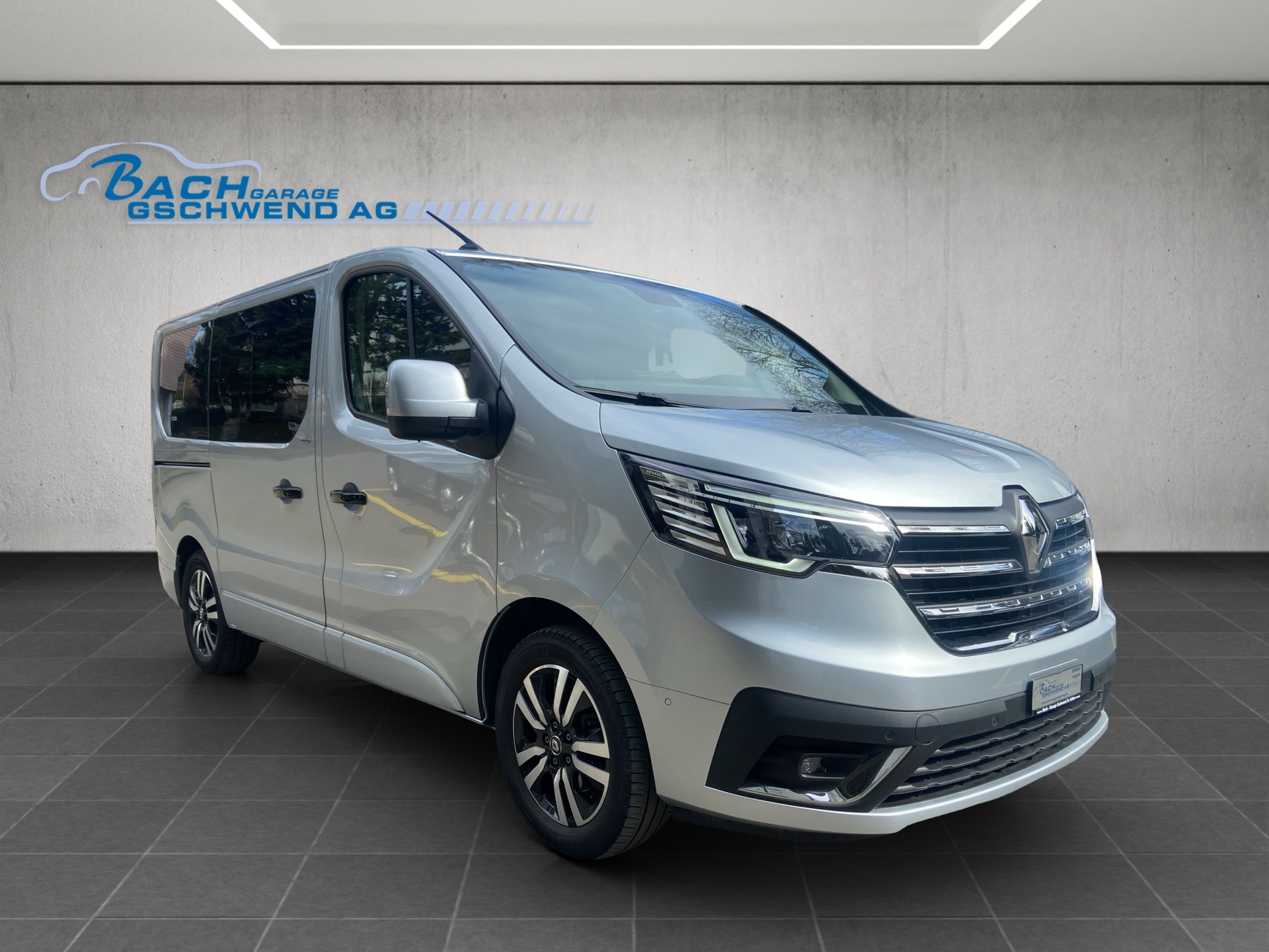 RENAULT Trafic Blue dCi 170 Spaceclass Pack Escapade EDC-showroom-element-1