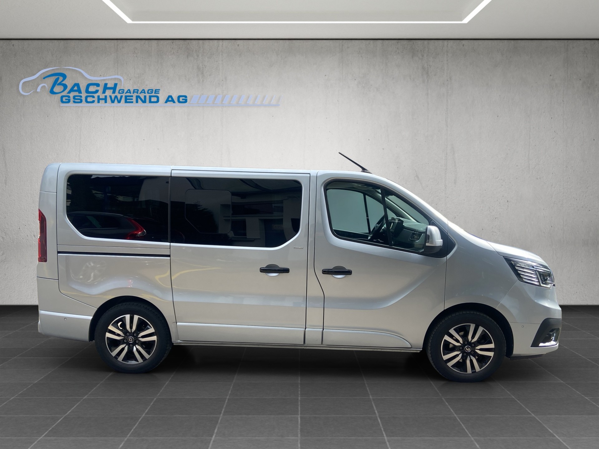 RENAULT Trafic Blue dCi 170 Spaceclass Pack Escapade EDC-showroom-element-2