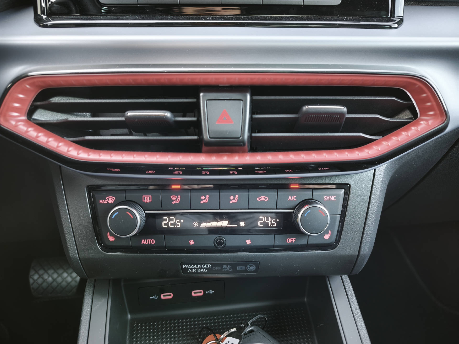 SEAT Ibiza 1.0 TSI 115 FR DSG-image-14