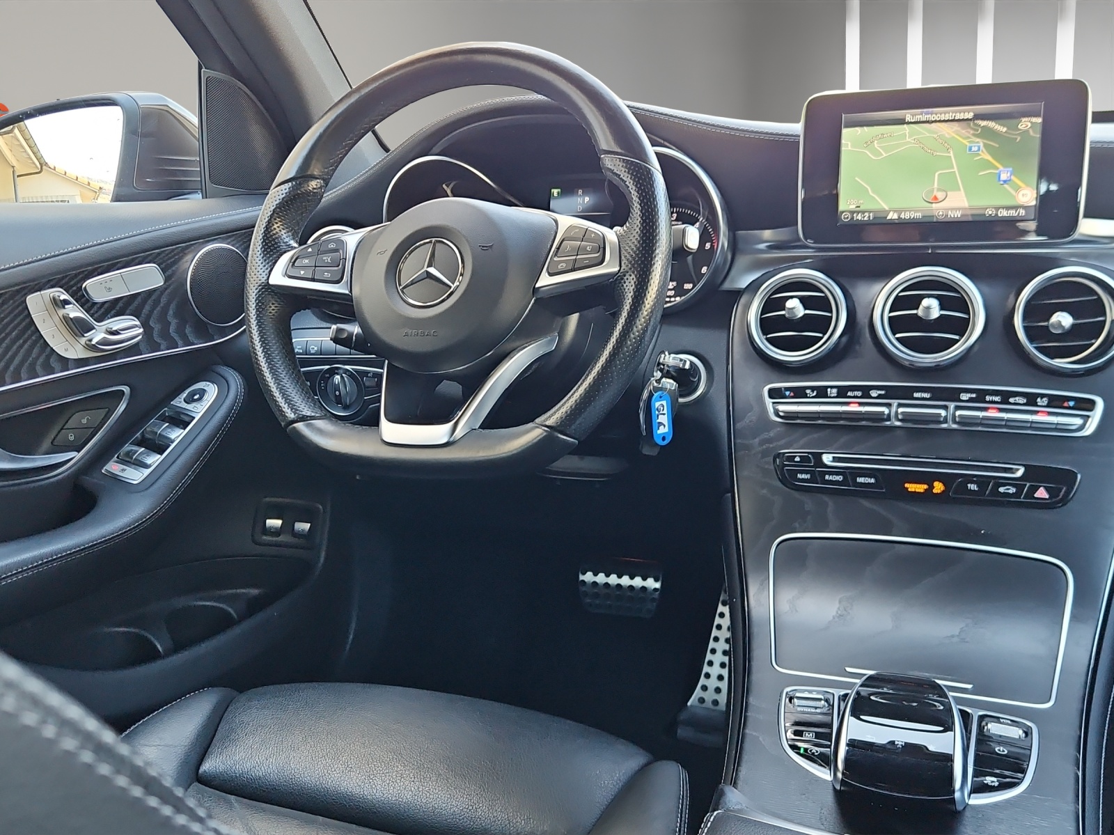 MERCEDES-BENZ GLC 250 d AMG Line 4Matic 9G-Tronic-image-9