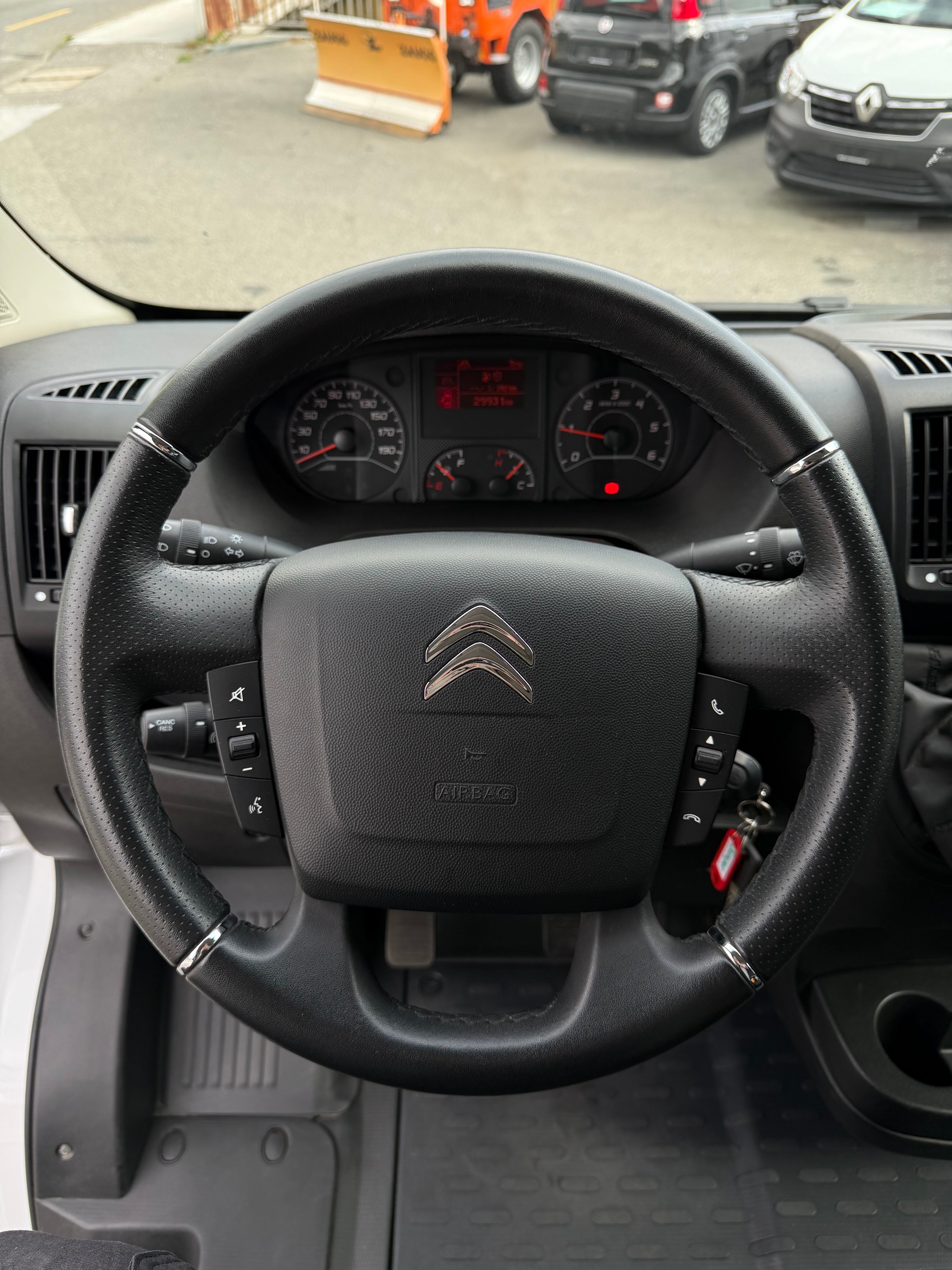 CITROEN Jumper 35 2.2 BlueHDi 140 L3H2-image-11