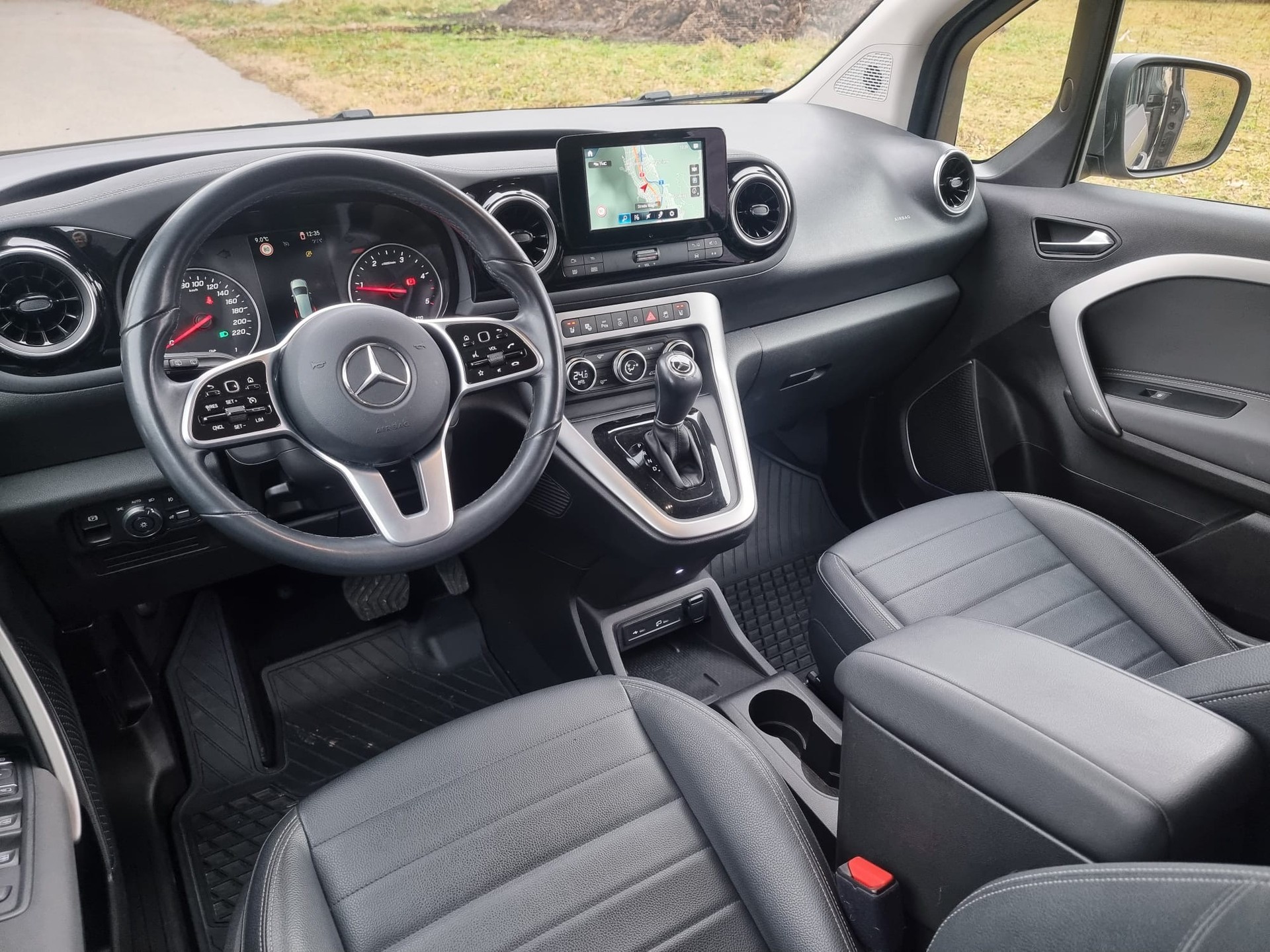 MERCEDES-BENZ T-Klasse 180D Style Automat-image-4