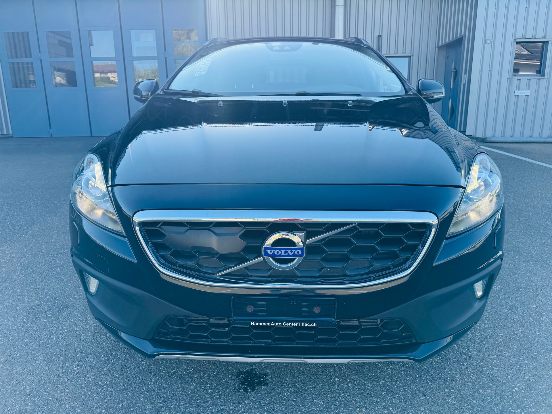 VOLVO V40 Cross Country T4 2.0 AWD Summum Geartronic-image-8