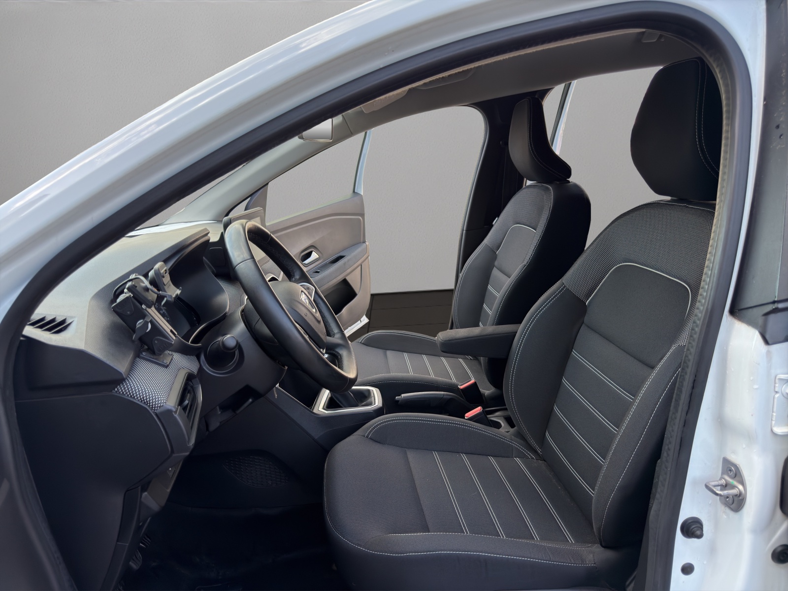 DACIA Jogger TCe 110 Comfort-image-8