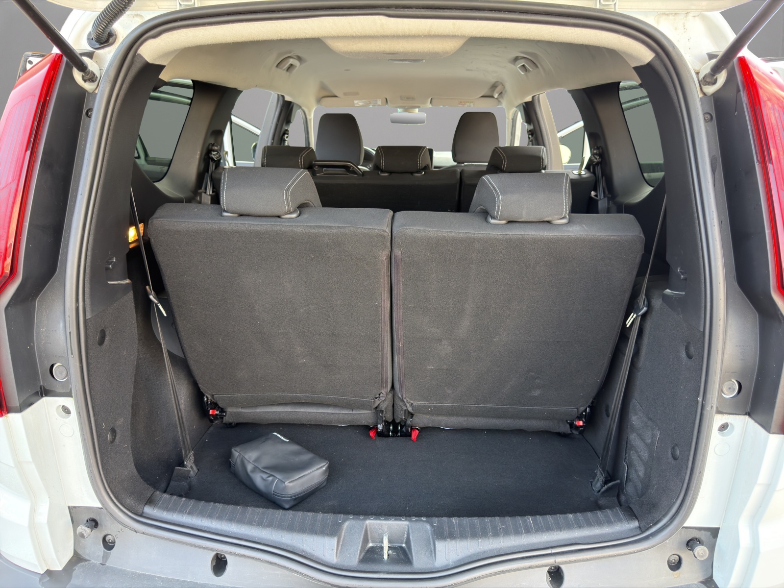 DACIA Jogger TCe 110 Comfort-image-18