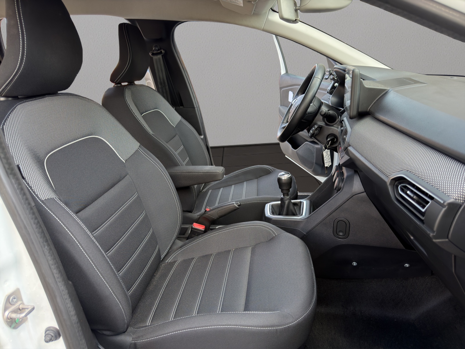 DACIA Jogger TCe 110 Comfort-image-16