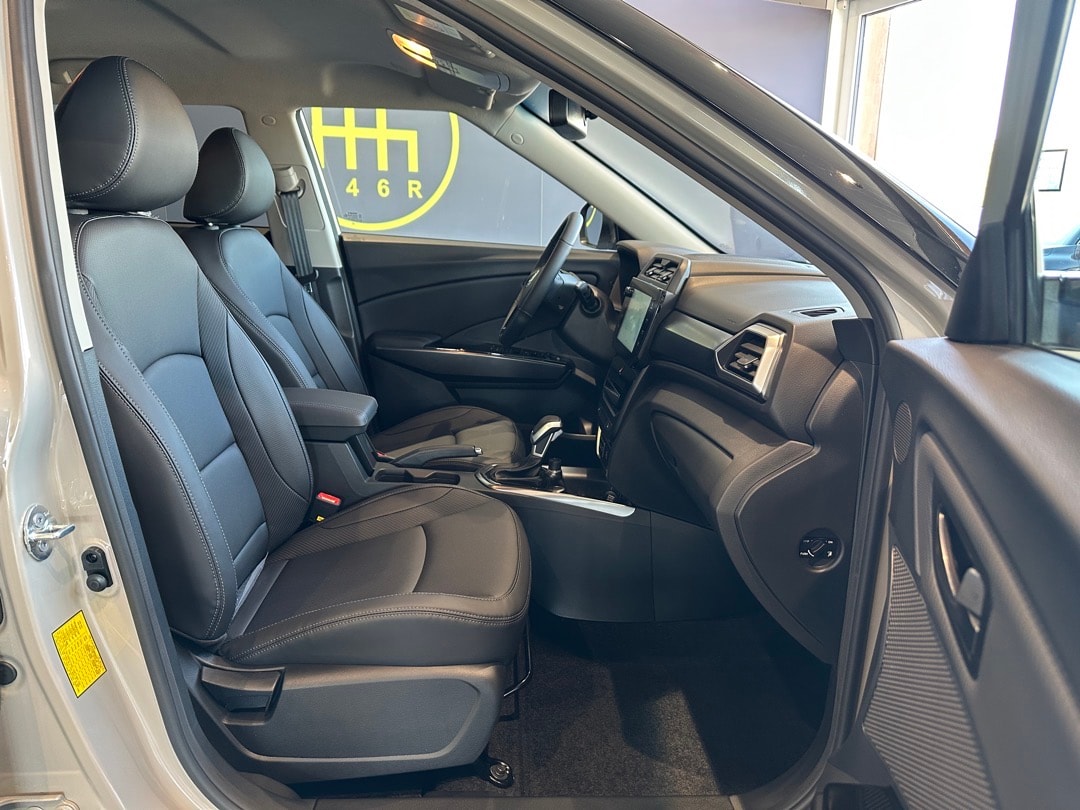 KGM-SsangYong Tivoli 1.5 T GDI Platinum 4WD-image-10