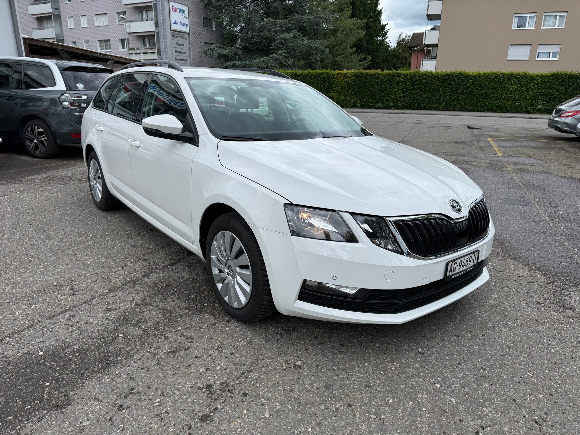 SKODA Octavia Combi 1.6 TDI Ambition DSG-showroom-element-1