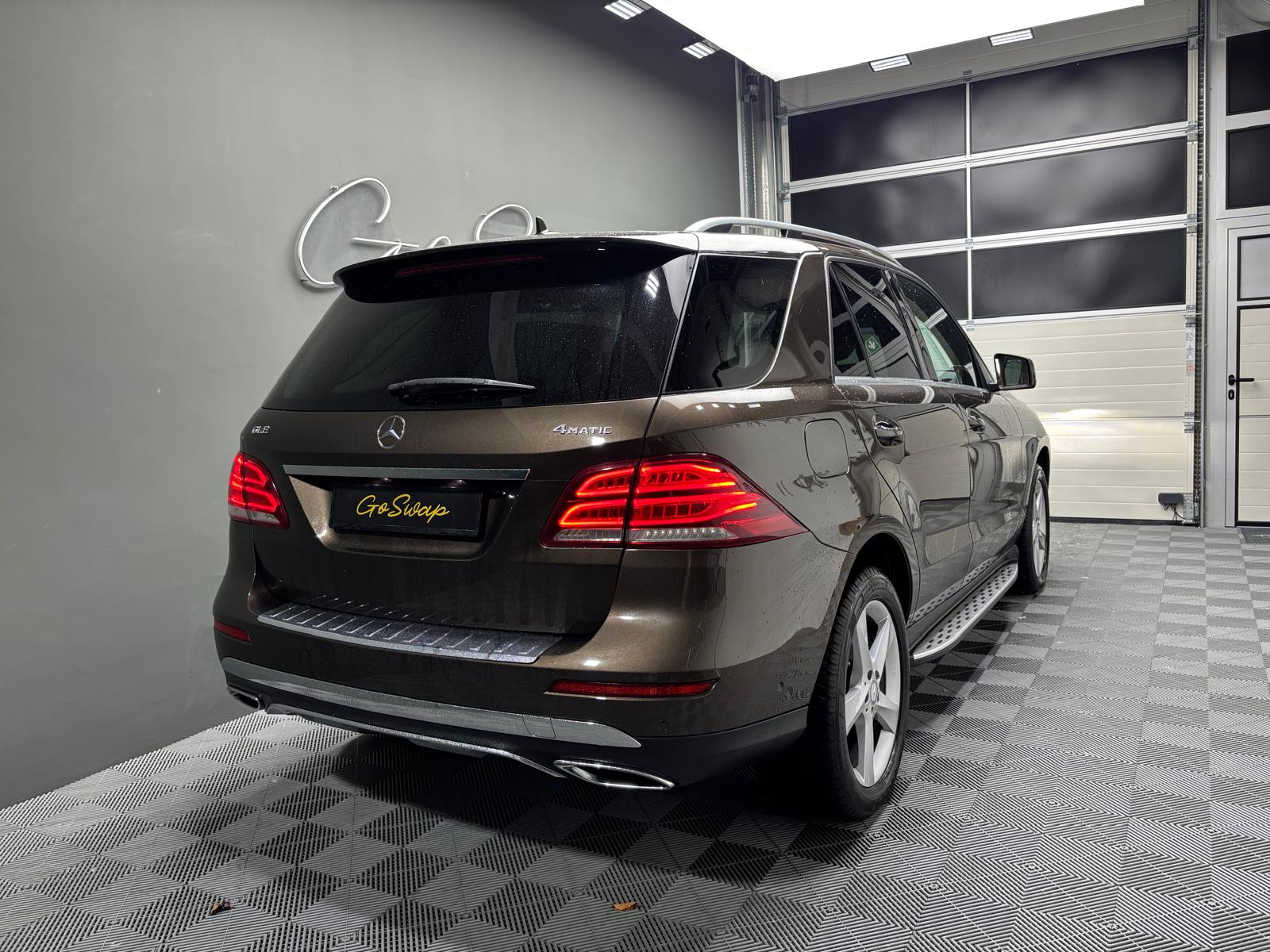 MERCEDES-BENZ GLE 250 d Executive 4Matic 9G-Tronic-showroom-element-2