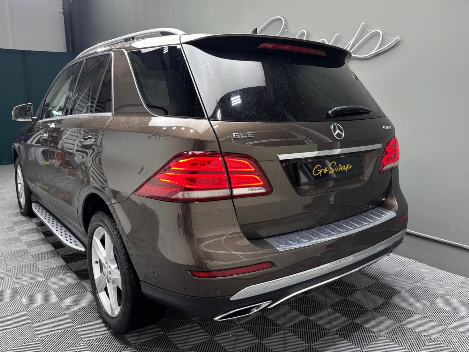 MERCEDES-BENZ GLE 250 d Executive 4Matic 9G-Tronic-image-9