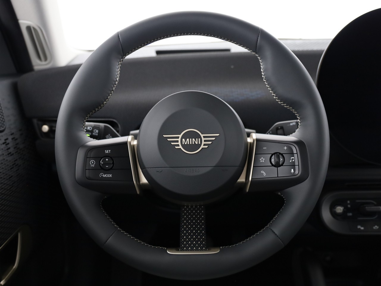 MINI Cooper SE-image-18