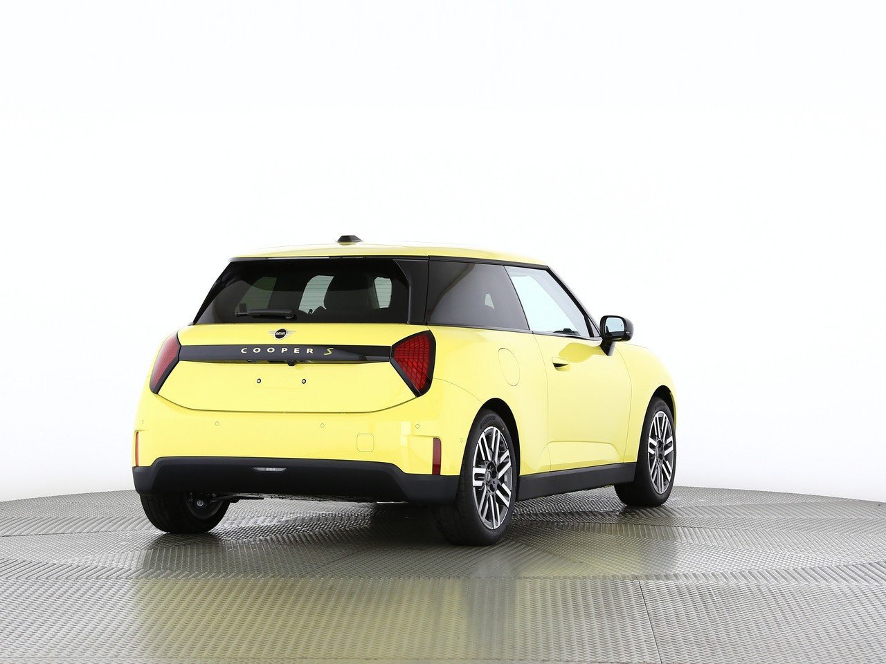 MINI Cooper SE-showroom-element-1