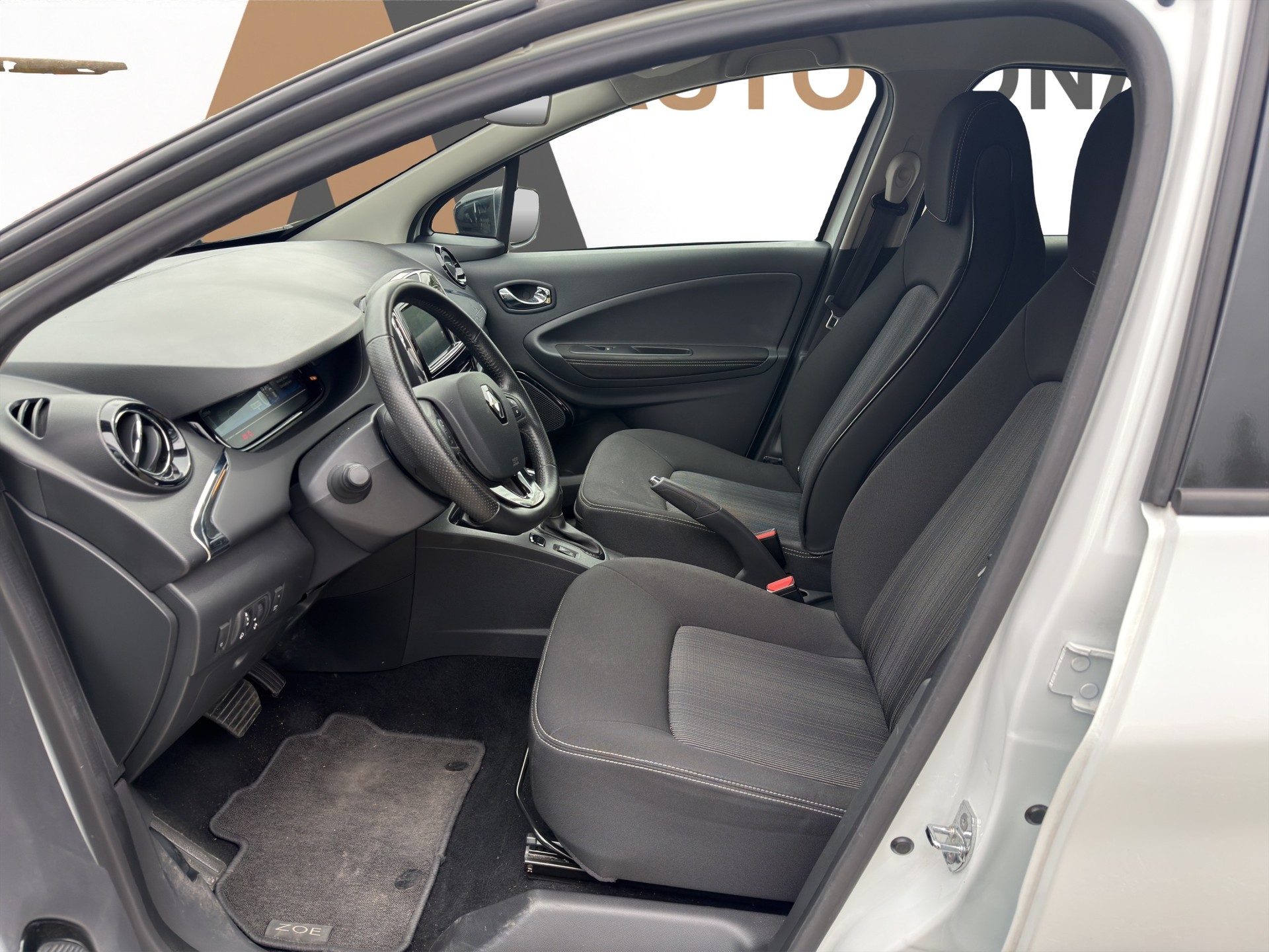 RENAULT Zoe FP R110 Life inkl. Batterie SOC 90.2%-image-8