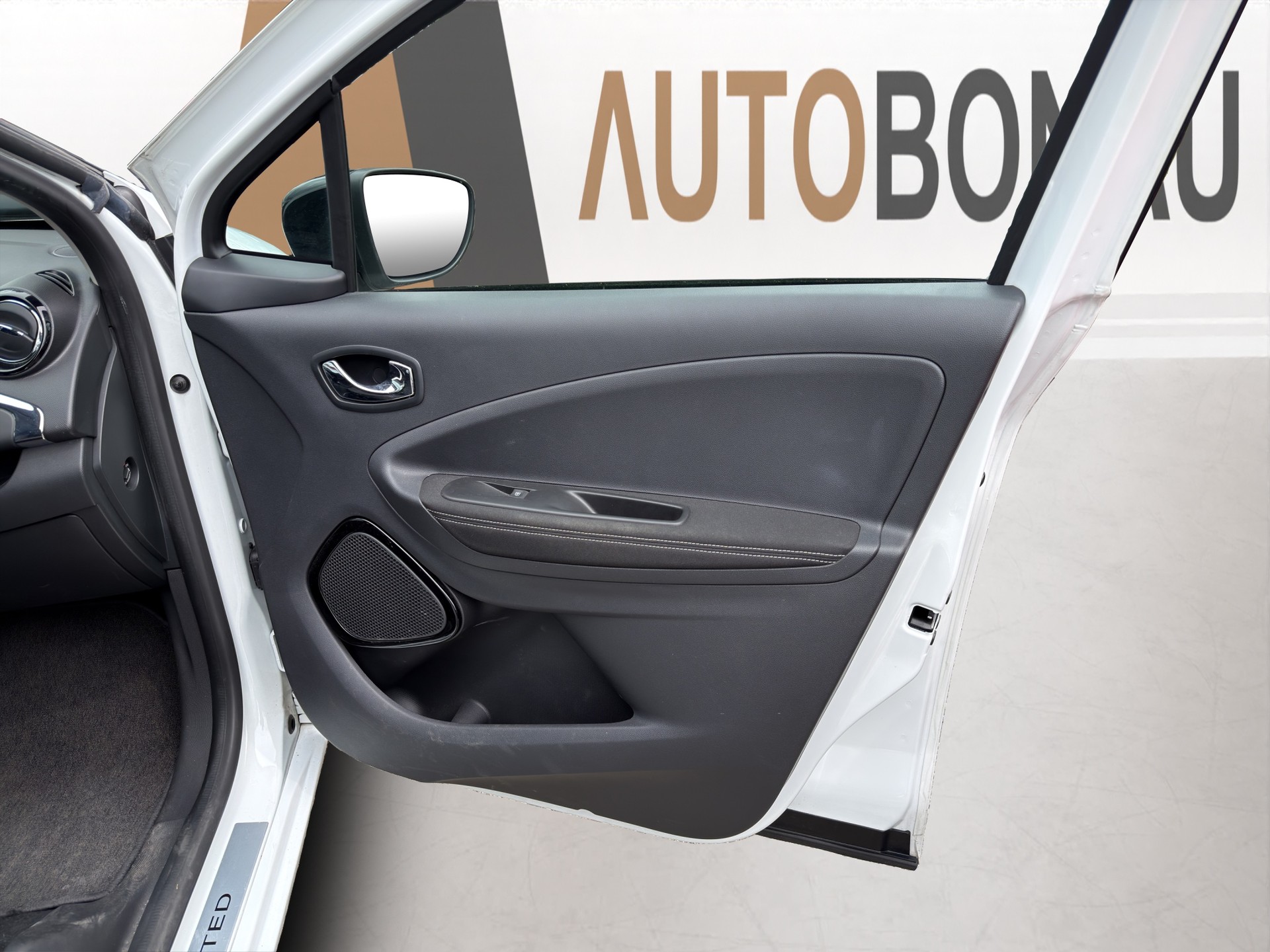 RENAULT Zoe FP R110 Life inkl. Batterie SOC 90.2%-image-14