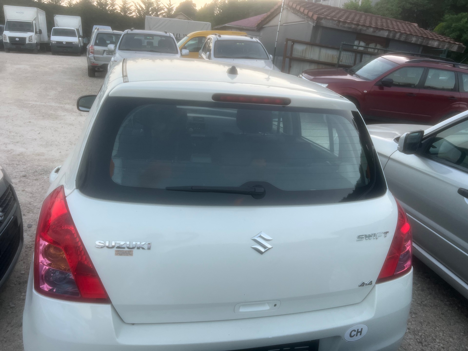 SUZUKI Swift 1.3i 16V GL Top Piz Sulai LE 4x4-image-5