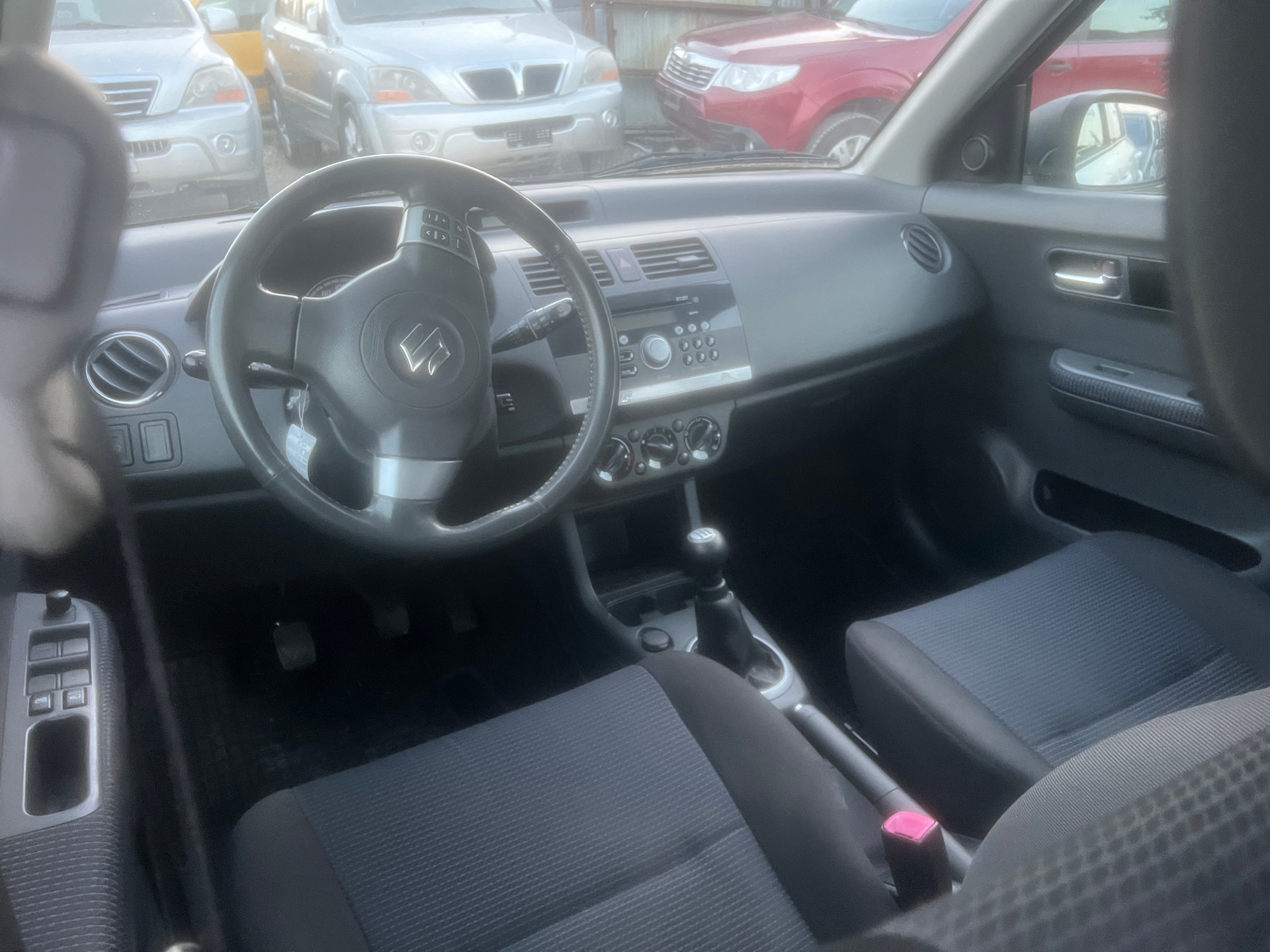 SUZUKI Swift 1.3i 16V GL Top Piz Sulai LE 4x4-image-7
