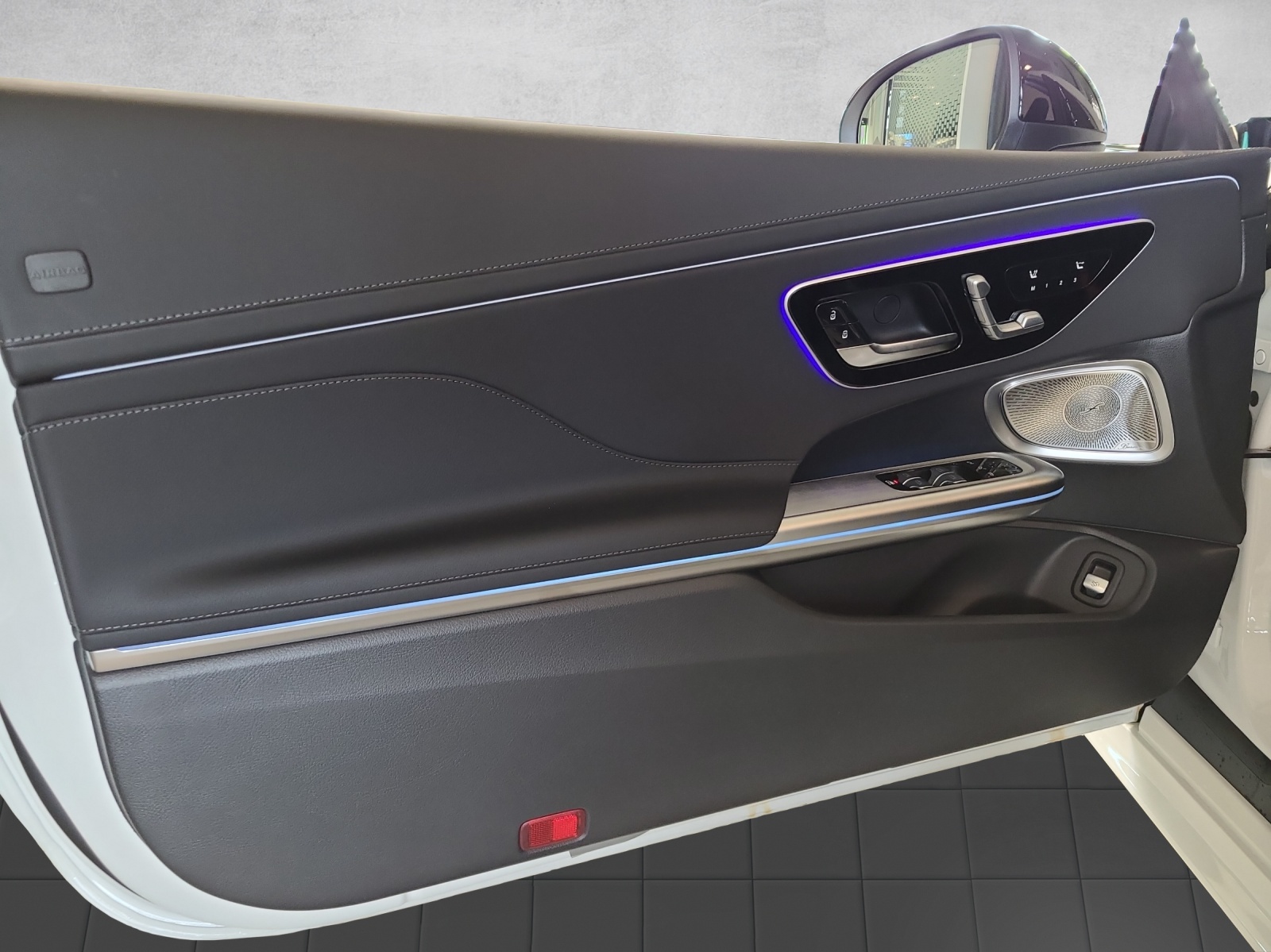 MERCEDES-BENZ CLE 300 Cabrio 4Matic 9G-Tronic-image-8