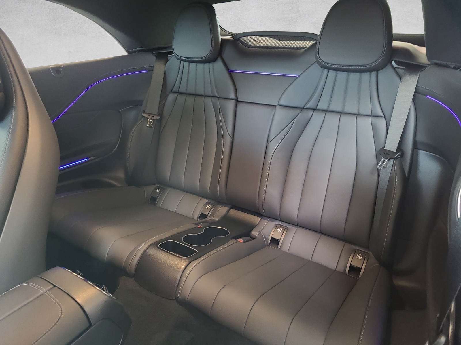 MERCEDES-BENZ CLE 300 Cabrio 4Matic 9G-Tronic-image-12