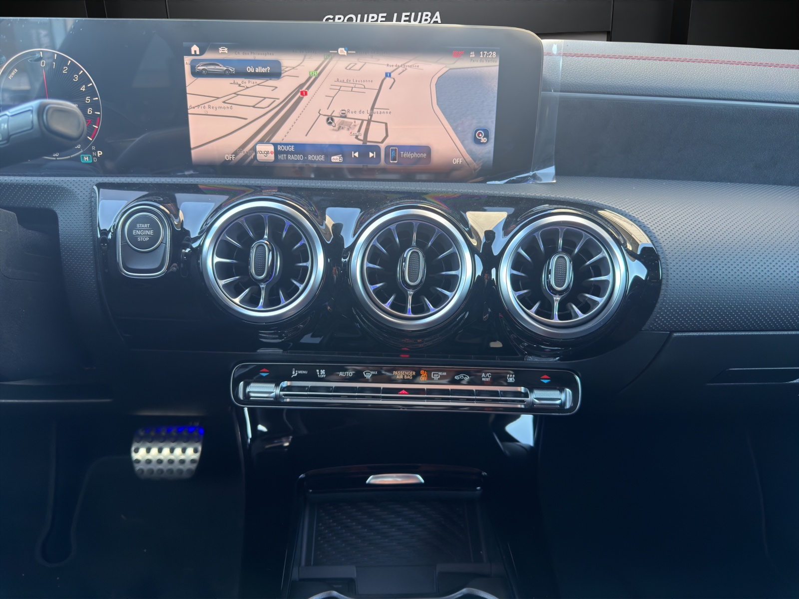 MERCEDES-BENZ CLA Shooting Brake 250 4Matic 8G-DCT-image-12