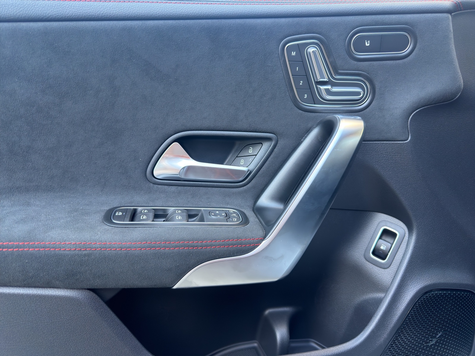MERCEDES-BENZ CLA Shooting Brake 250 4Matic 8G-DCT-image-5