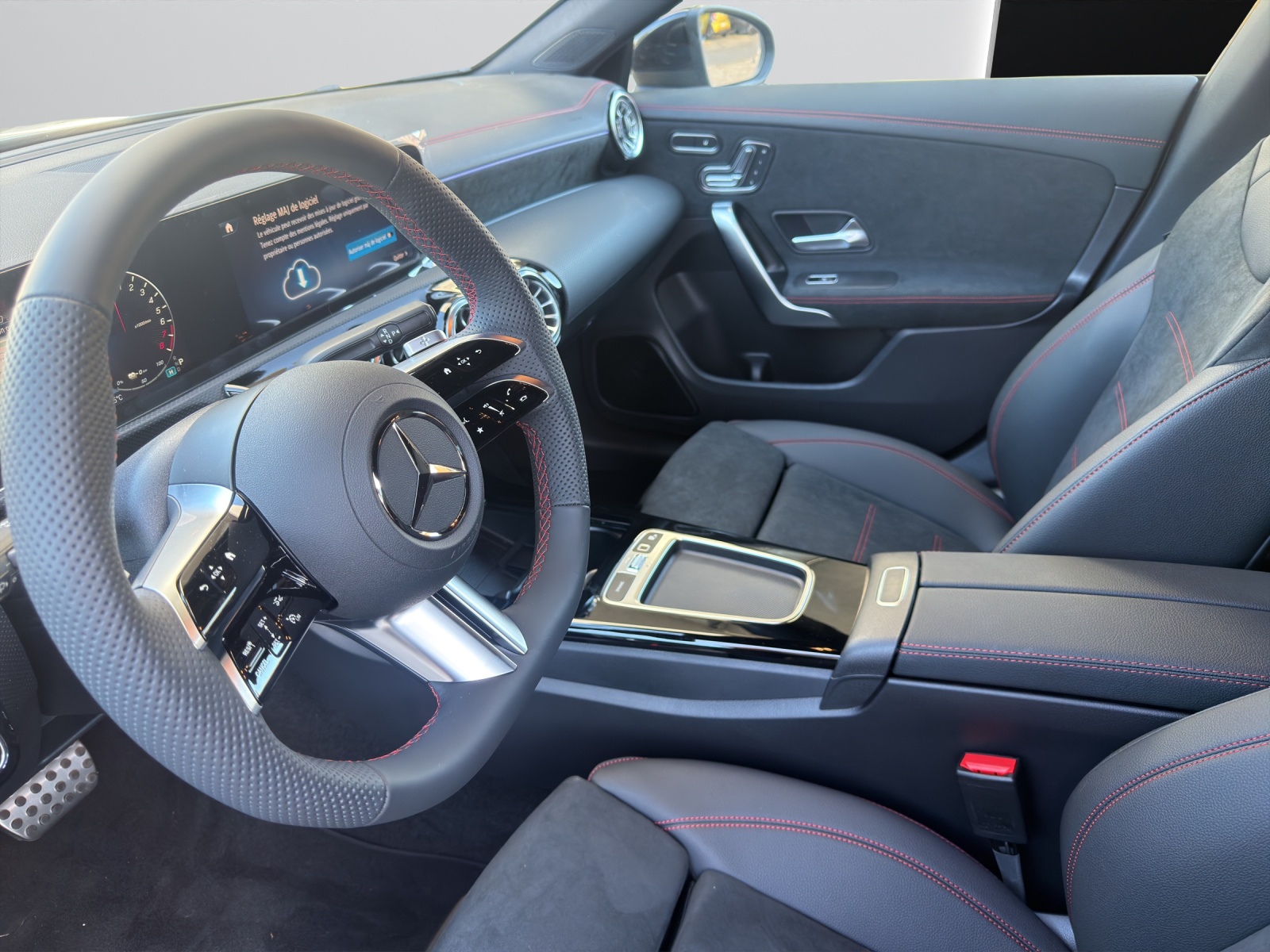 MERCEDES-BENZ CLA Shooting Brake 250 4Matic 8G-DCT-image-7