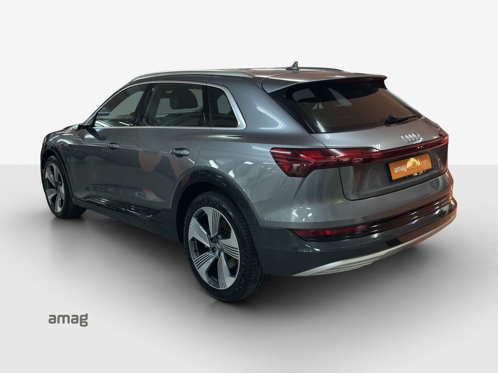 AUDI e-tron 55 Advanced quattro-showroom-element-2