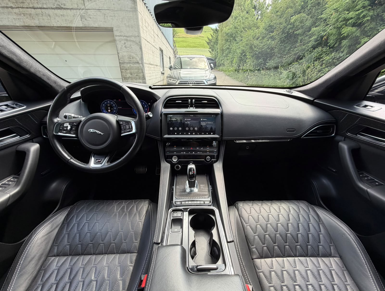 JAGUAR F-Pace 5.0 V8 SVR AWD Automatik-image-20