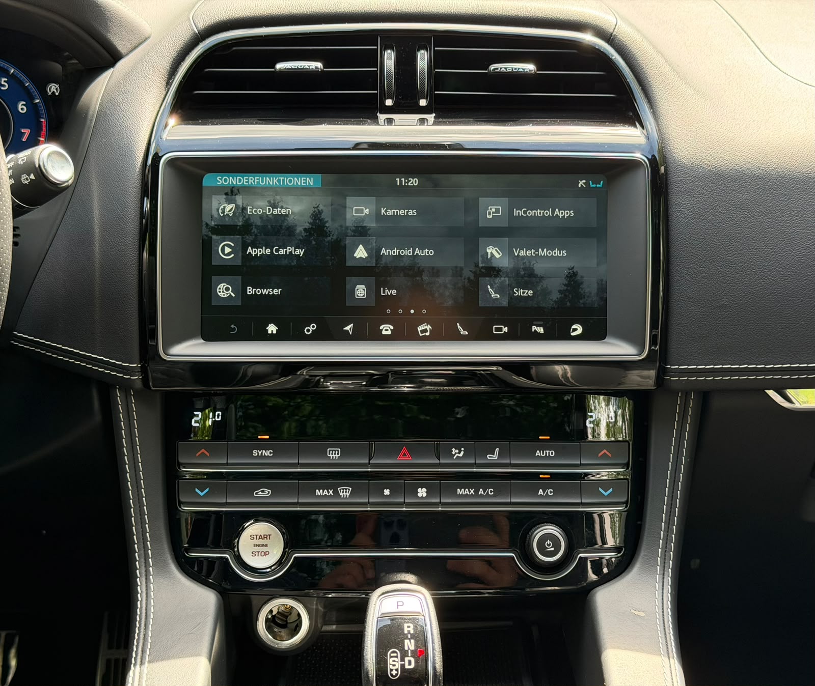 JAGUAR F-Pace 5.0 V8 SVR AWD Automatik-image-30
