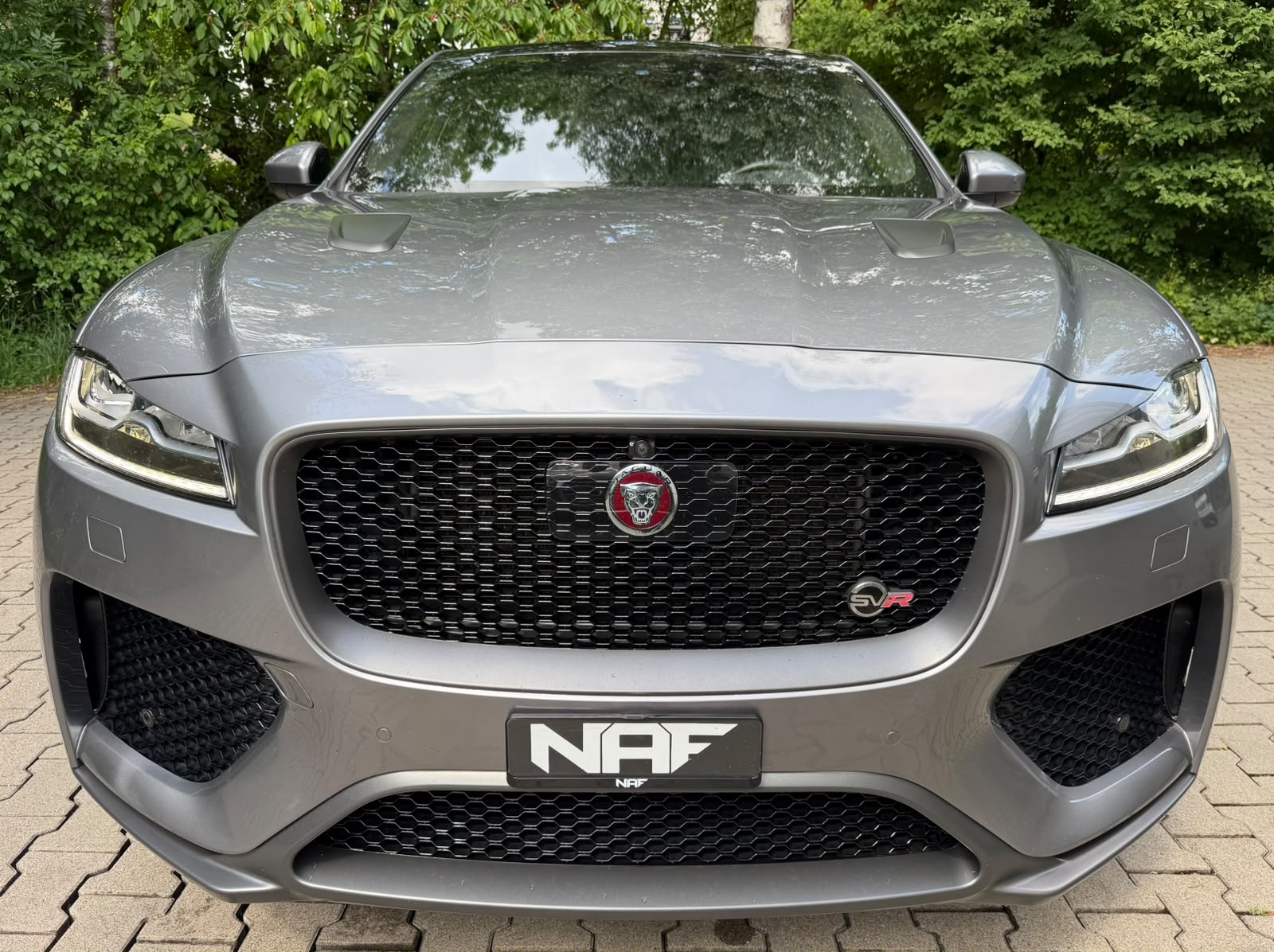 JAGUAR F-Pace 5.0 V8 SVR AWD Automatik-image-7