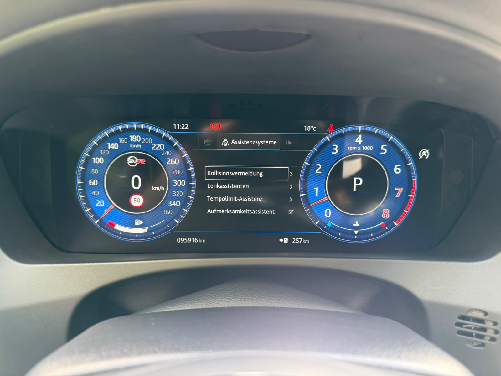 JAGUAR F-Pace 5.0 V8 SVR AWD Automatik-image-27