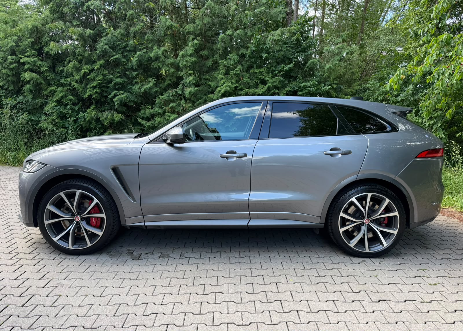 JAGUAR F-Pace 5.0 V8 SVR AWD Automatik-showroom-element-1