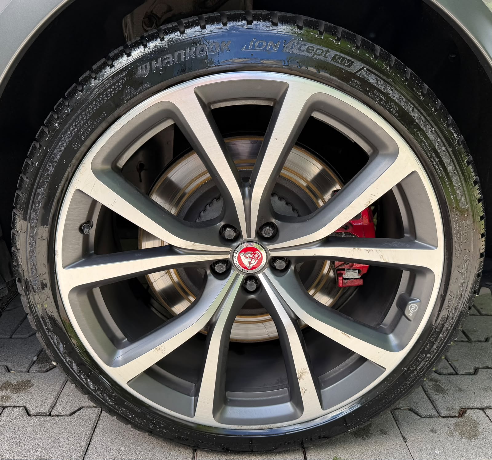 JAGUAR F-Pace 5.0 V8 SVR AWD Automatik-image-8