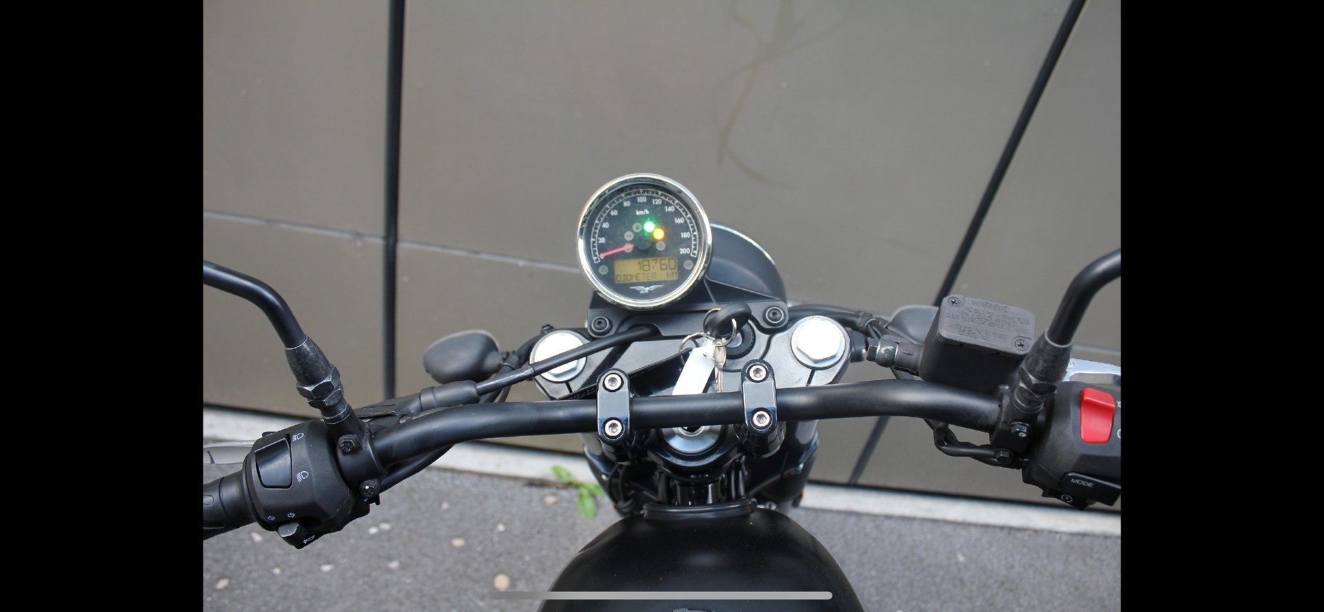 MOTO GUZZI V7 III Stone 750 ABS-image-2