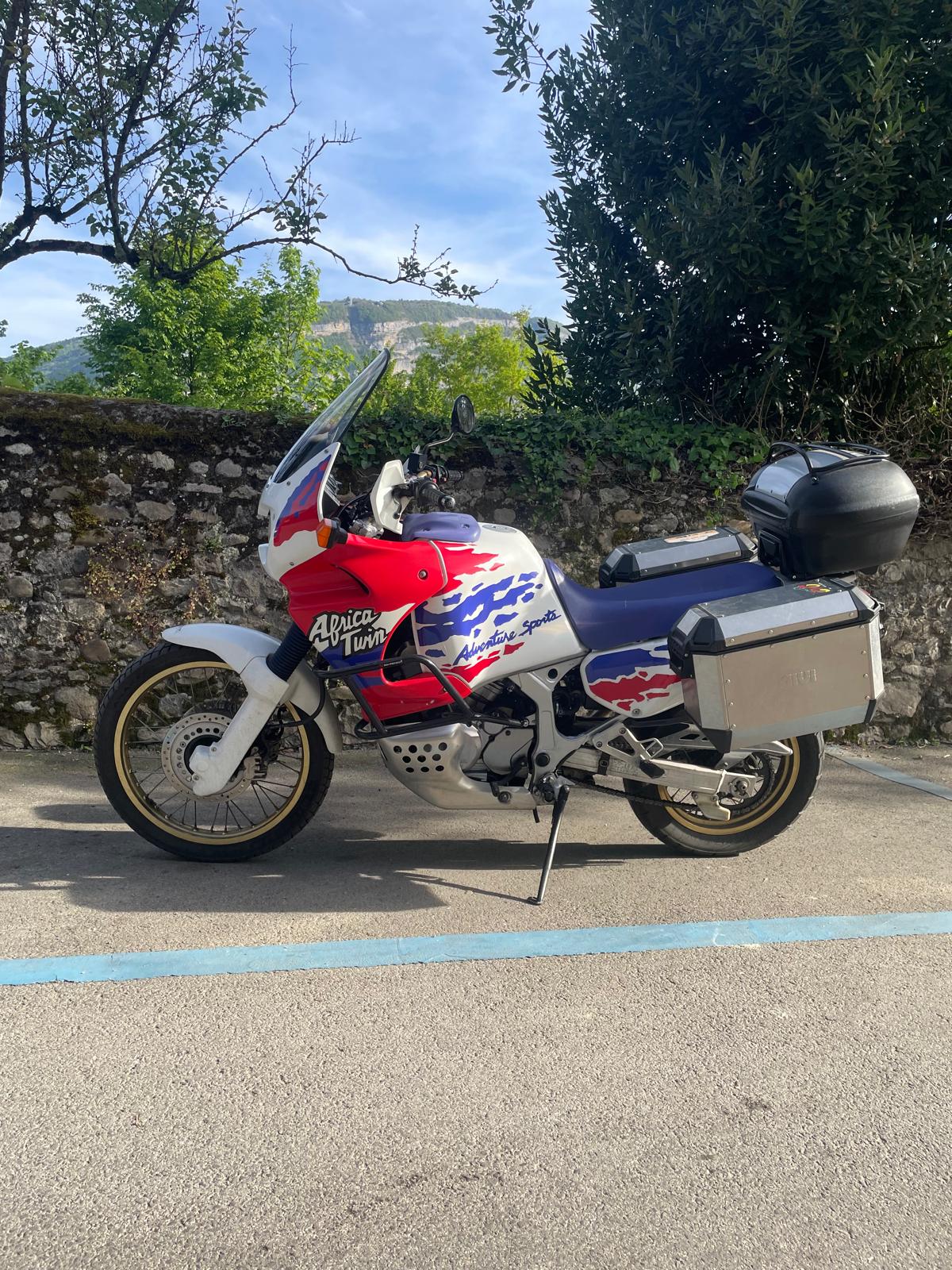 HONDA XRV 750 Africa Twin-image-5