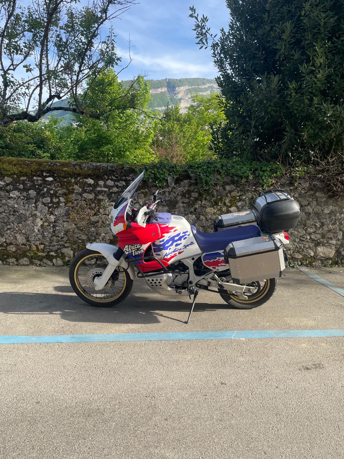 HONDA XRV 750 Africa Twin-image-0