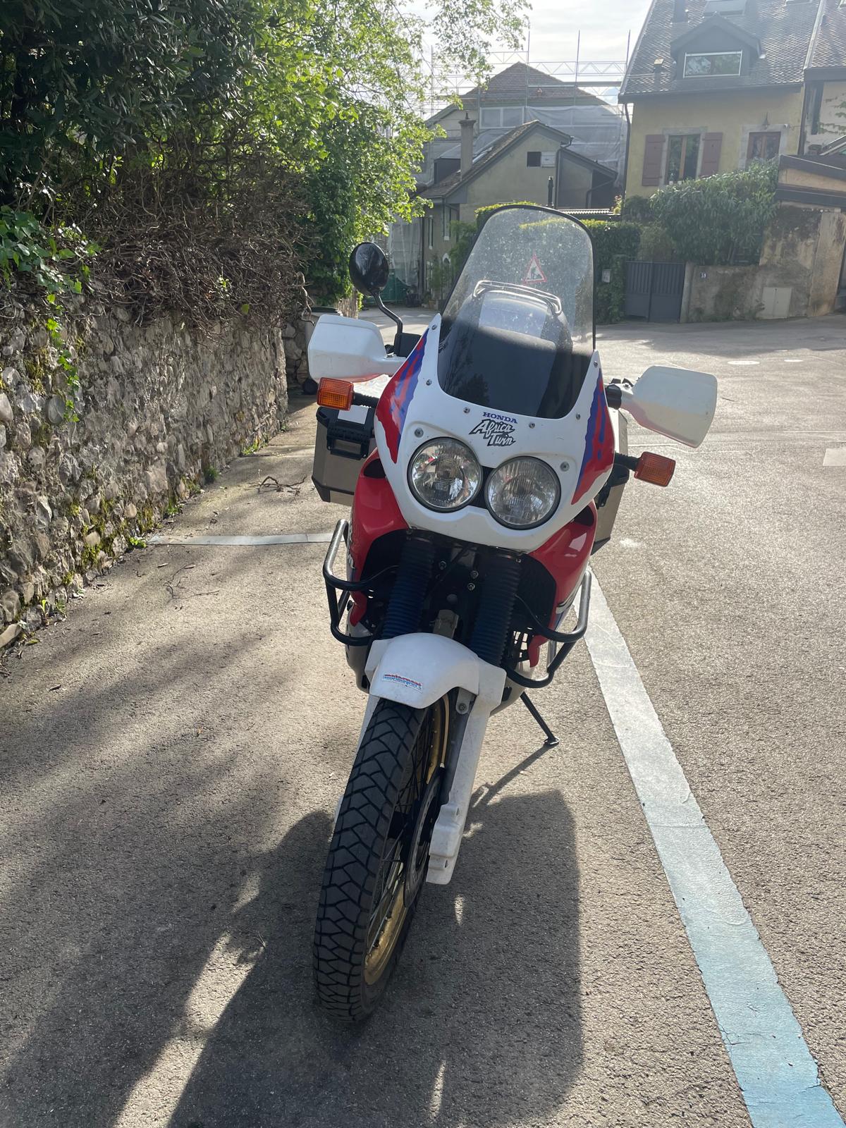 HONDA XRV 750 Africa Twin-image-4