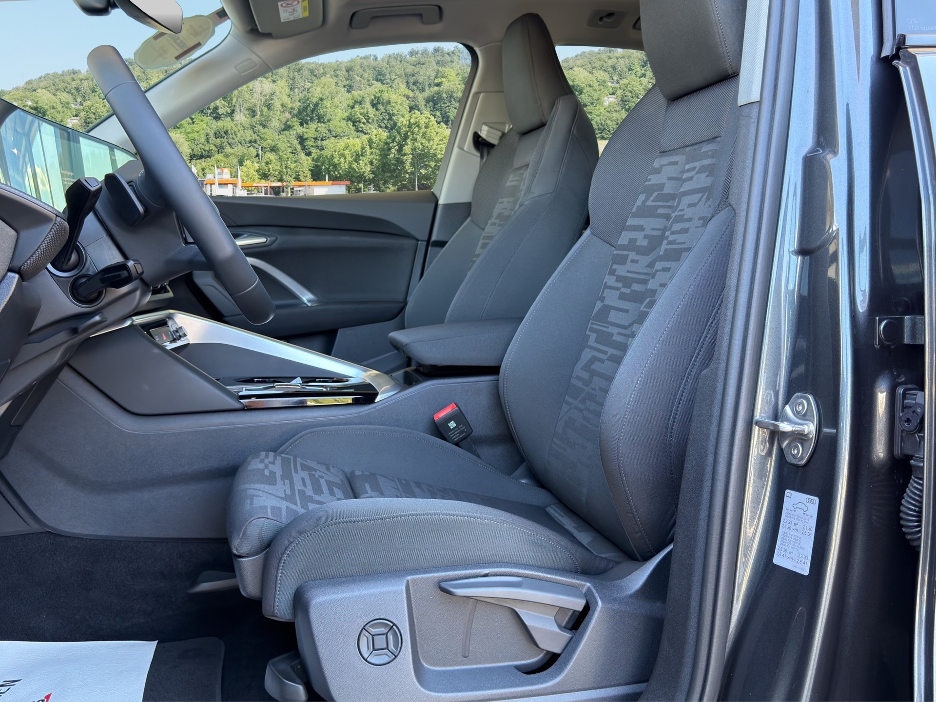 AUDI Q5 TDI quattro S-tronic*Frisch ab MFK,Werksgaranite,Gratis Service 5 Jahre oder 80'000km"-image-11