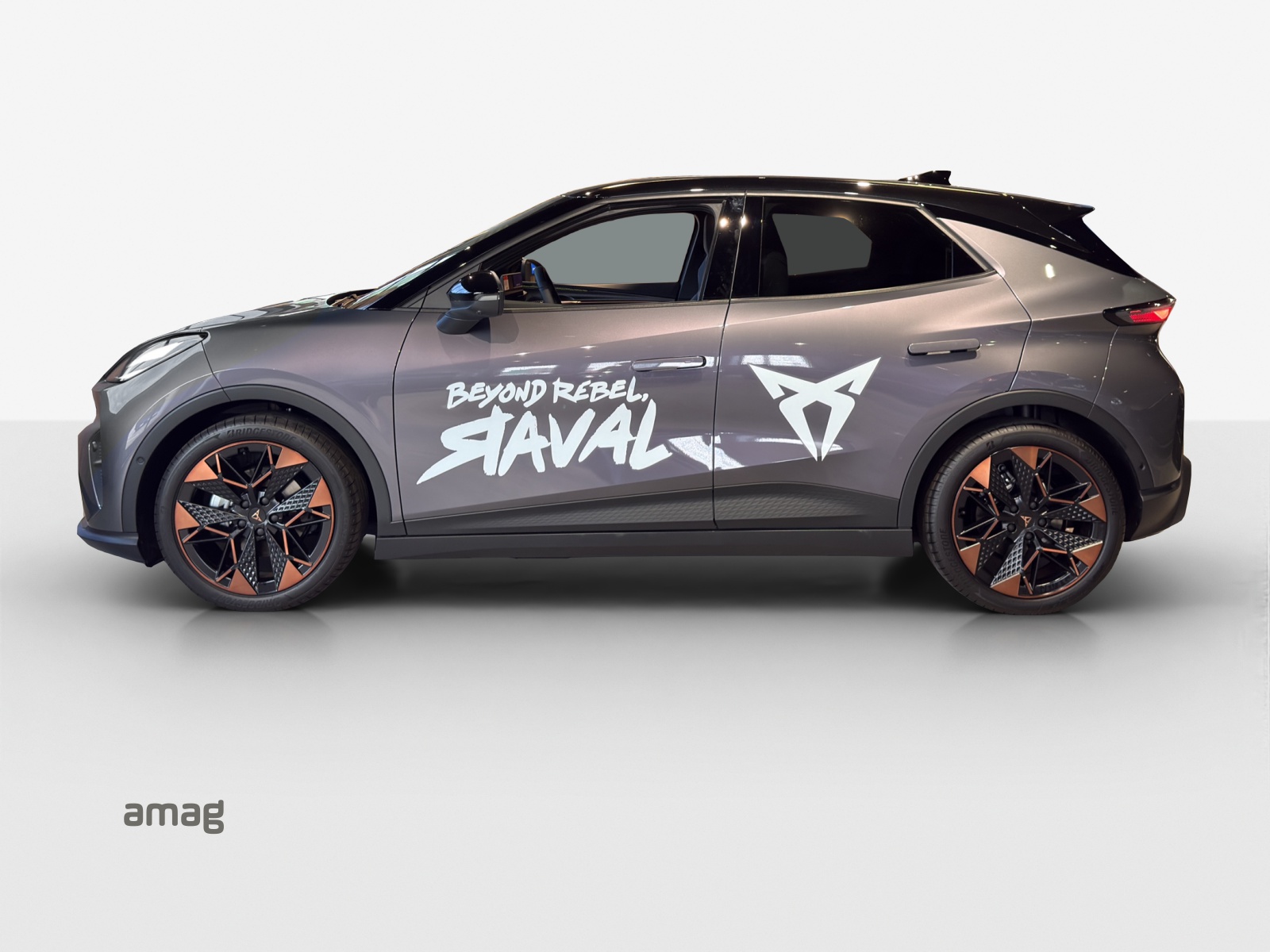CUPRA NEW CUPRA Raval-showroom-element-1