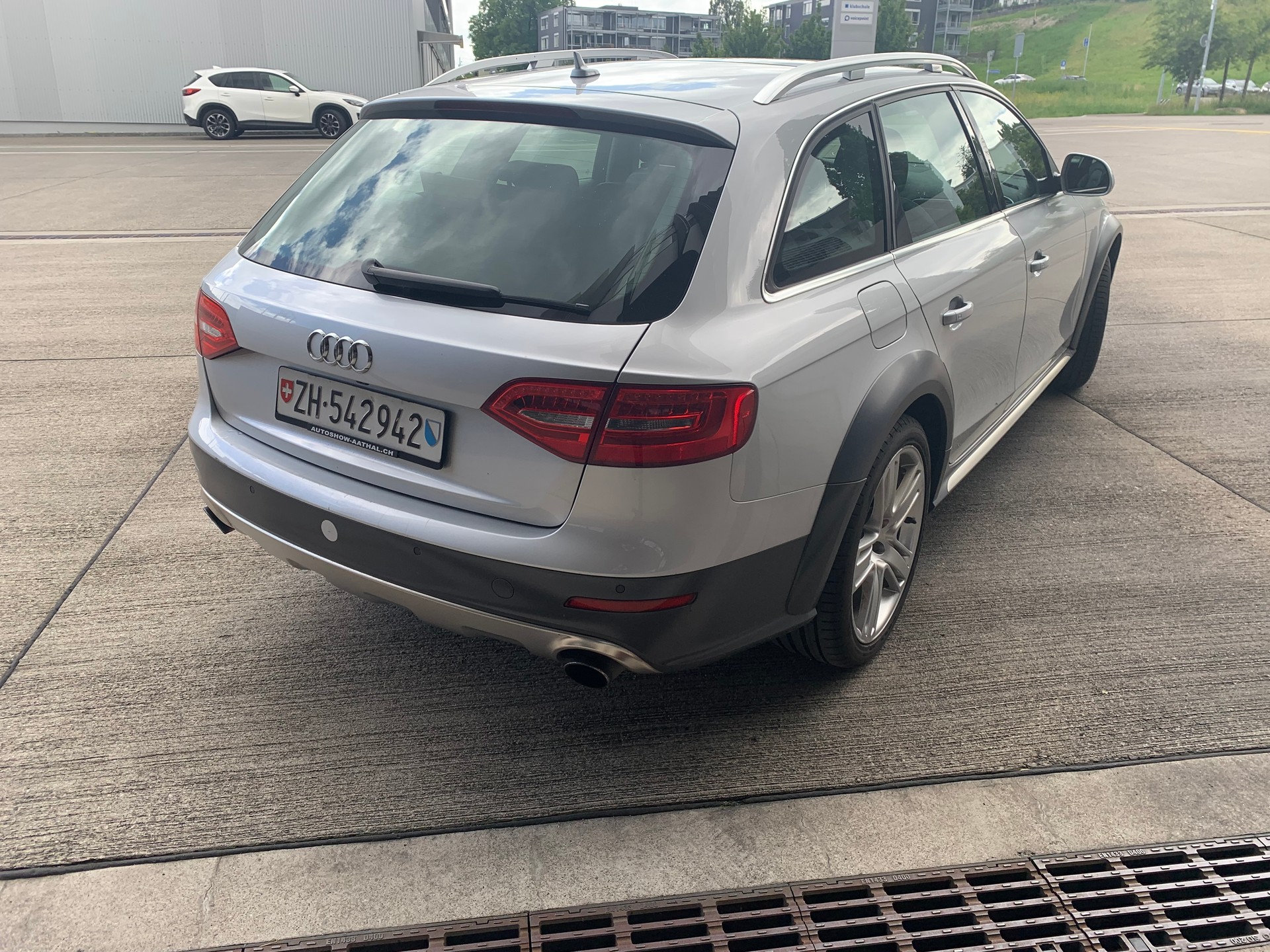 AUDI A4 allroad 2.0 TFSI quattro S-tronic-showroom-element-2