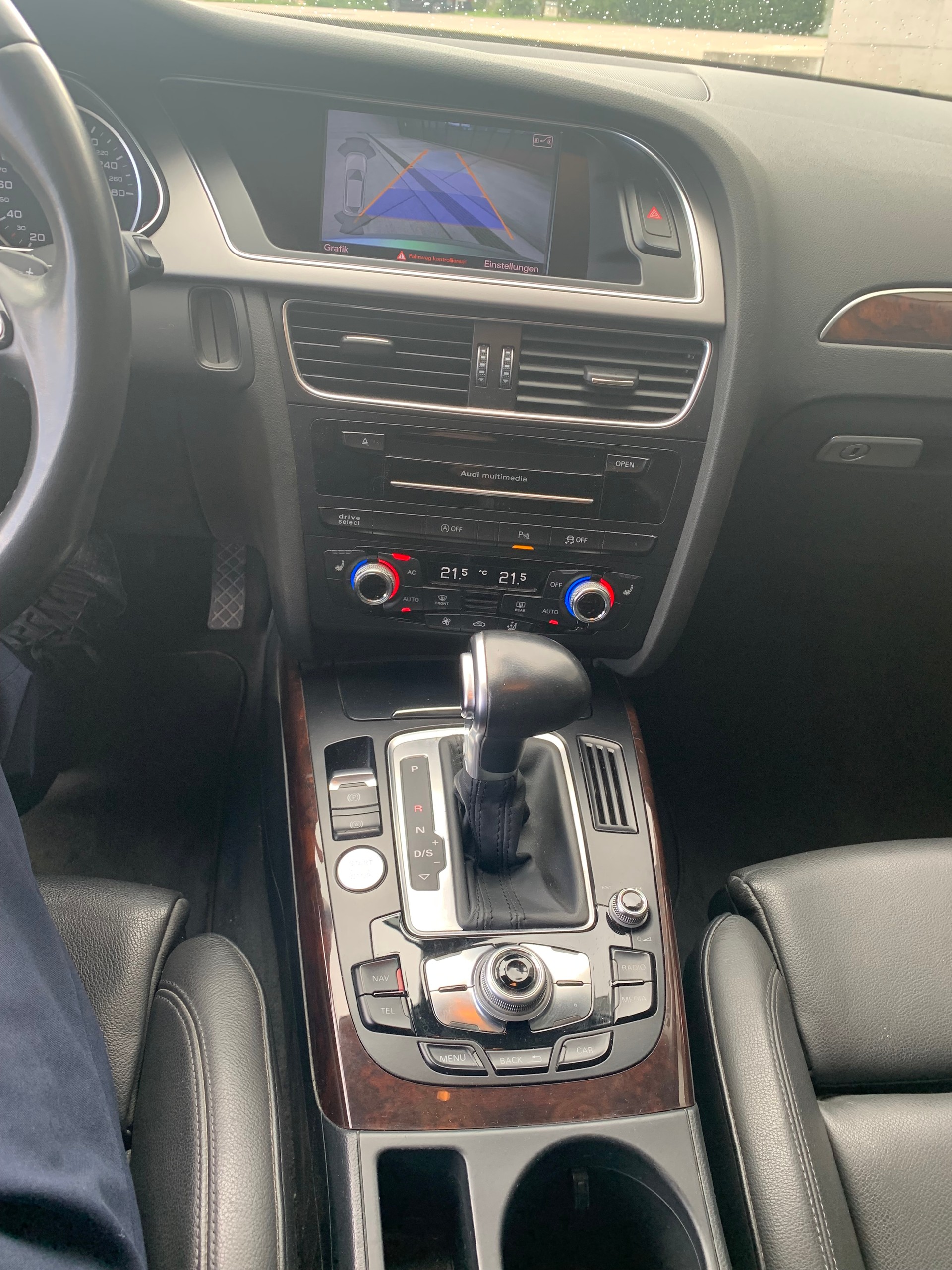 AUDI A4 allroad 2.0 TFSI quattro S-tronic-image-10