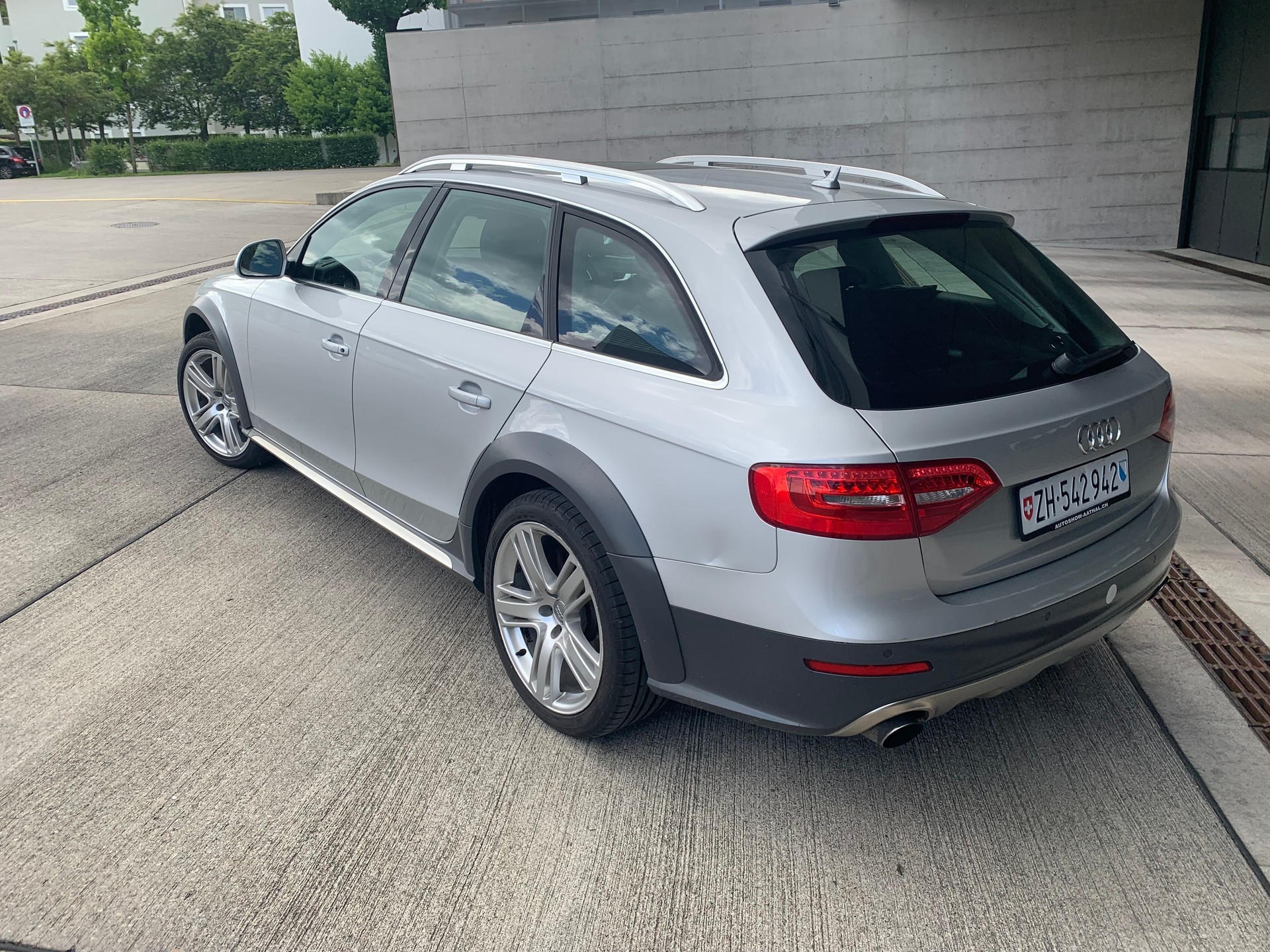 AUDI A4 allroad 2.0 TFSI quattro S-tronic-showroom-element-3