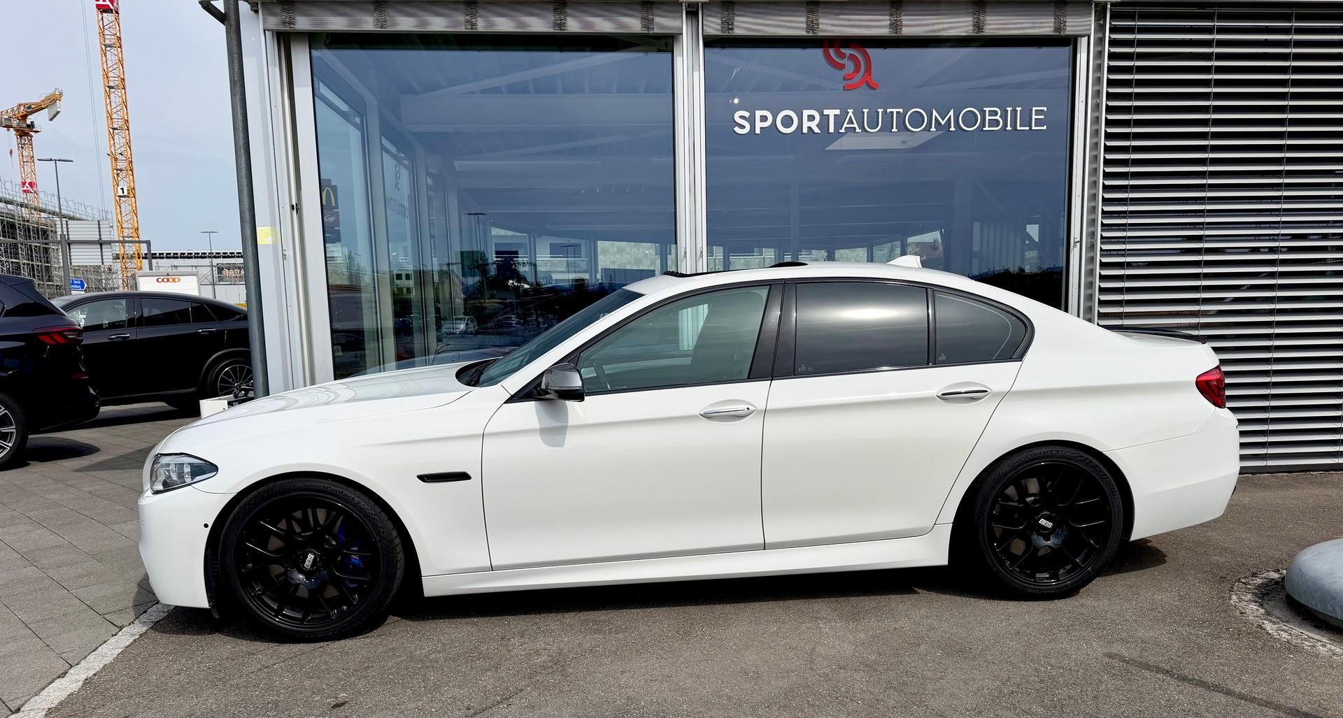 BMW M550d xDrive Steptronic-showroom-element-3