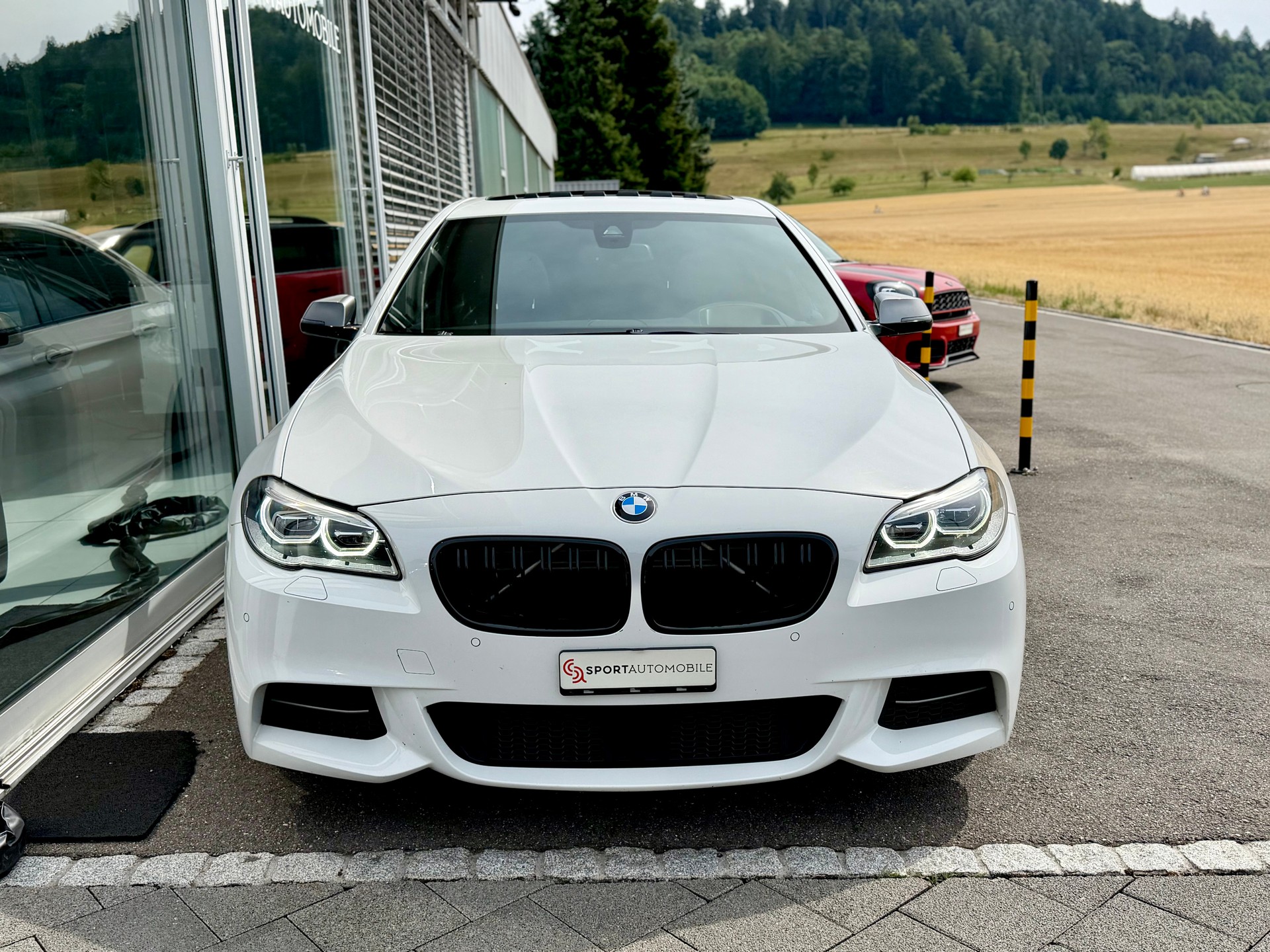 BMW M550d xDrive Steptronic-showroom-element-1