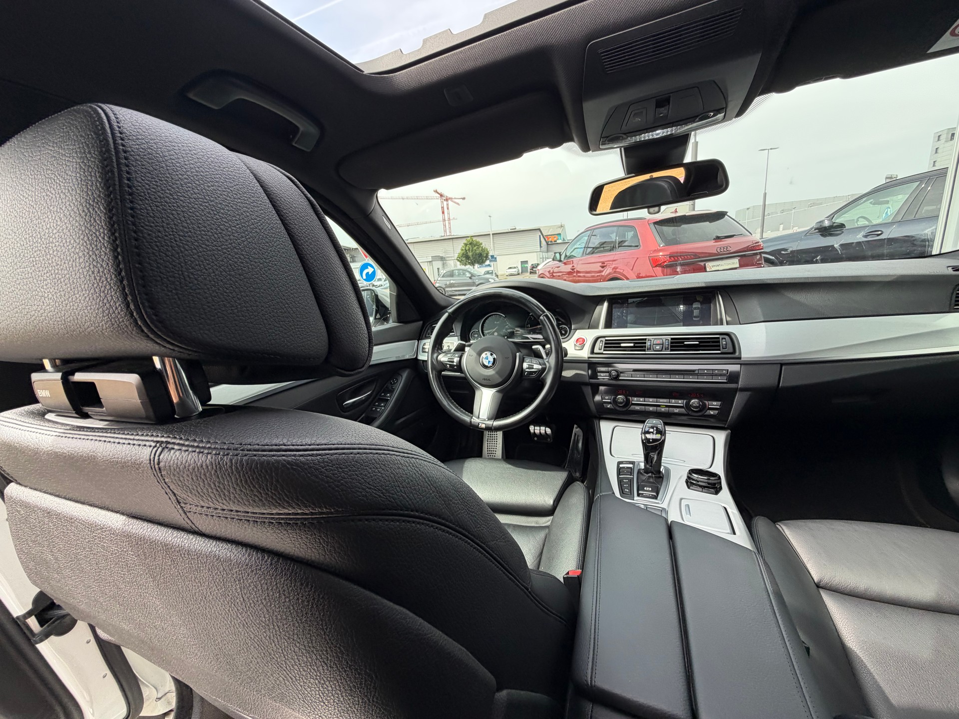 BMW M550d xDrive Steptronic-image-11
